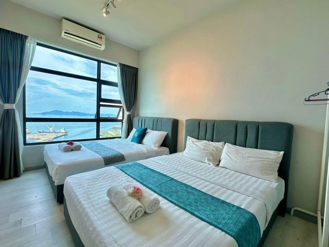 Bed in Jesselton Quay Kota Kinabalu City Centre by LW Suites