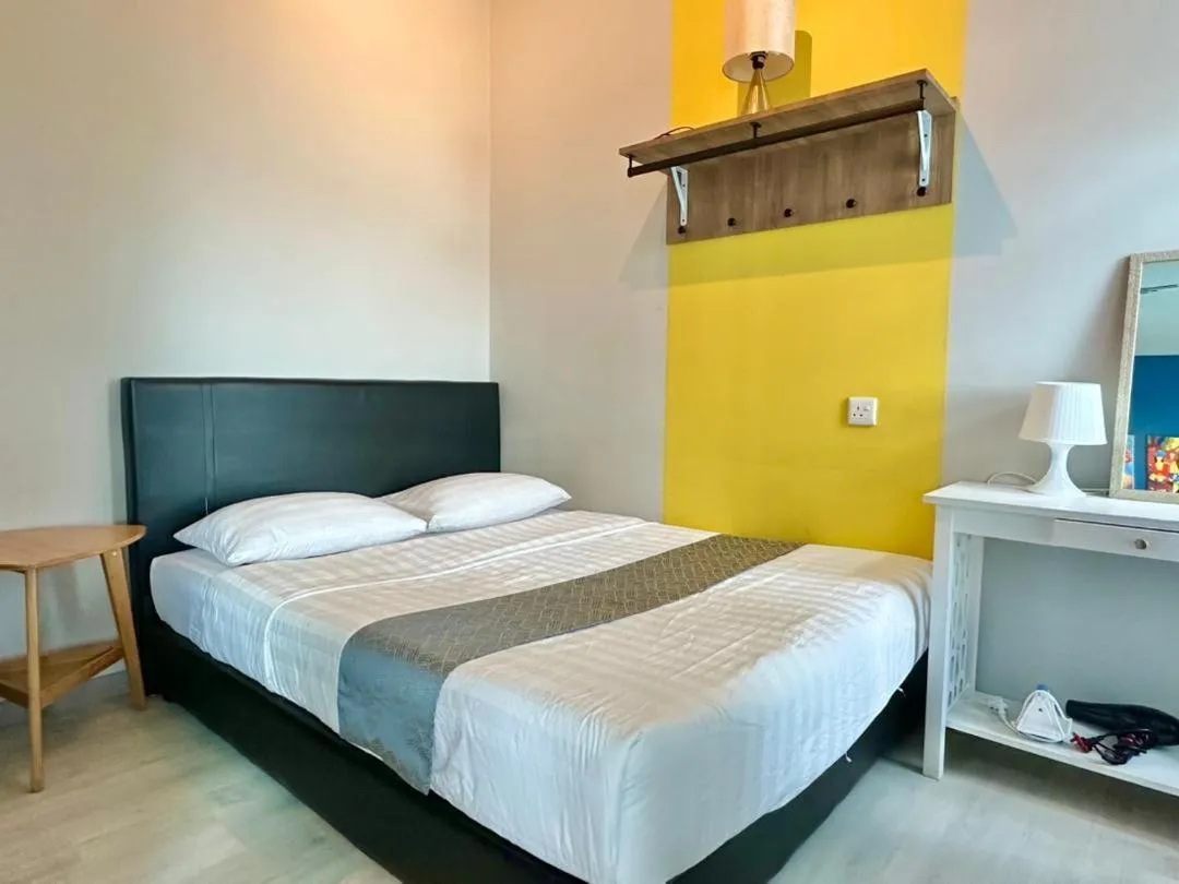 Bed in Jesselton Quay Kota Kinabalu City Centre by LW Suites