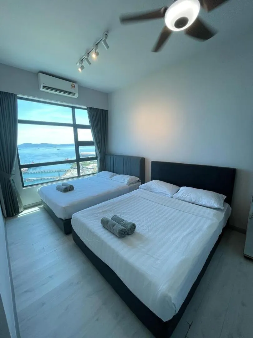 Bed in Jesselton Quay Kota Kinabalu City Centre by LW Suites
