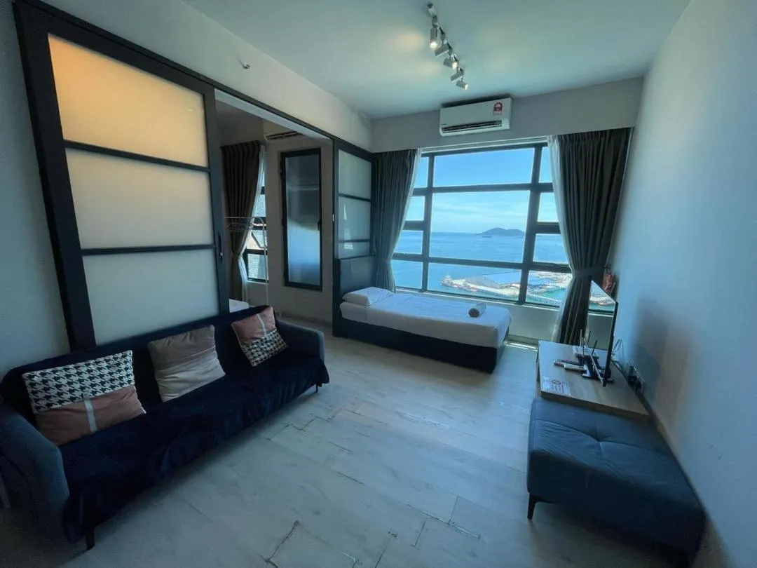 Bed in Jesselton Quay Kota Kinabalu City Centre by LW Suites