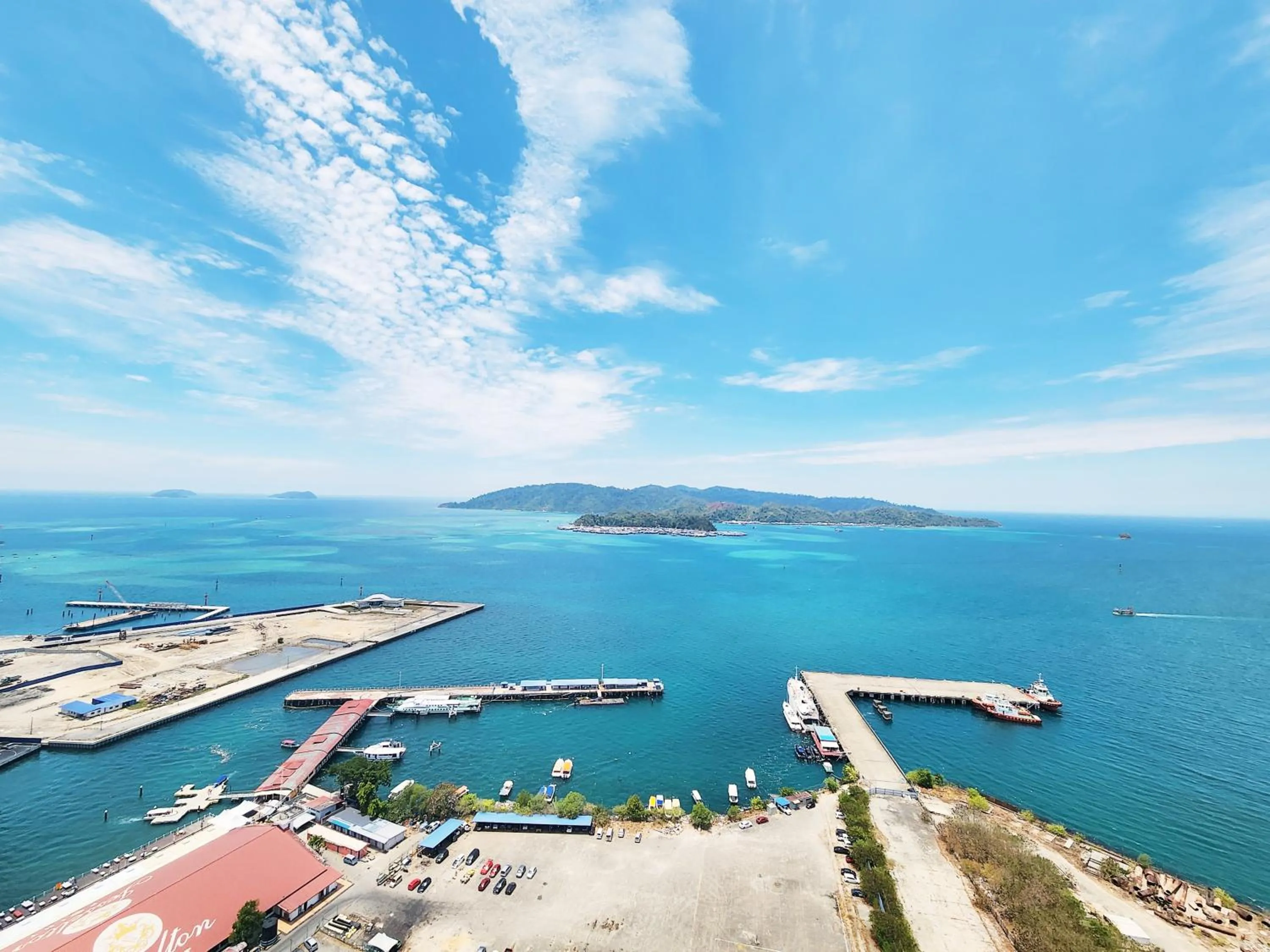 Jesselton Quay Kota Kinabalu City Centre by LW Suites