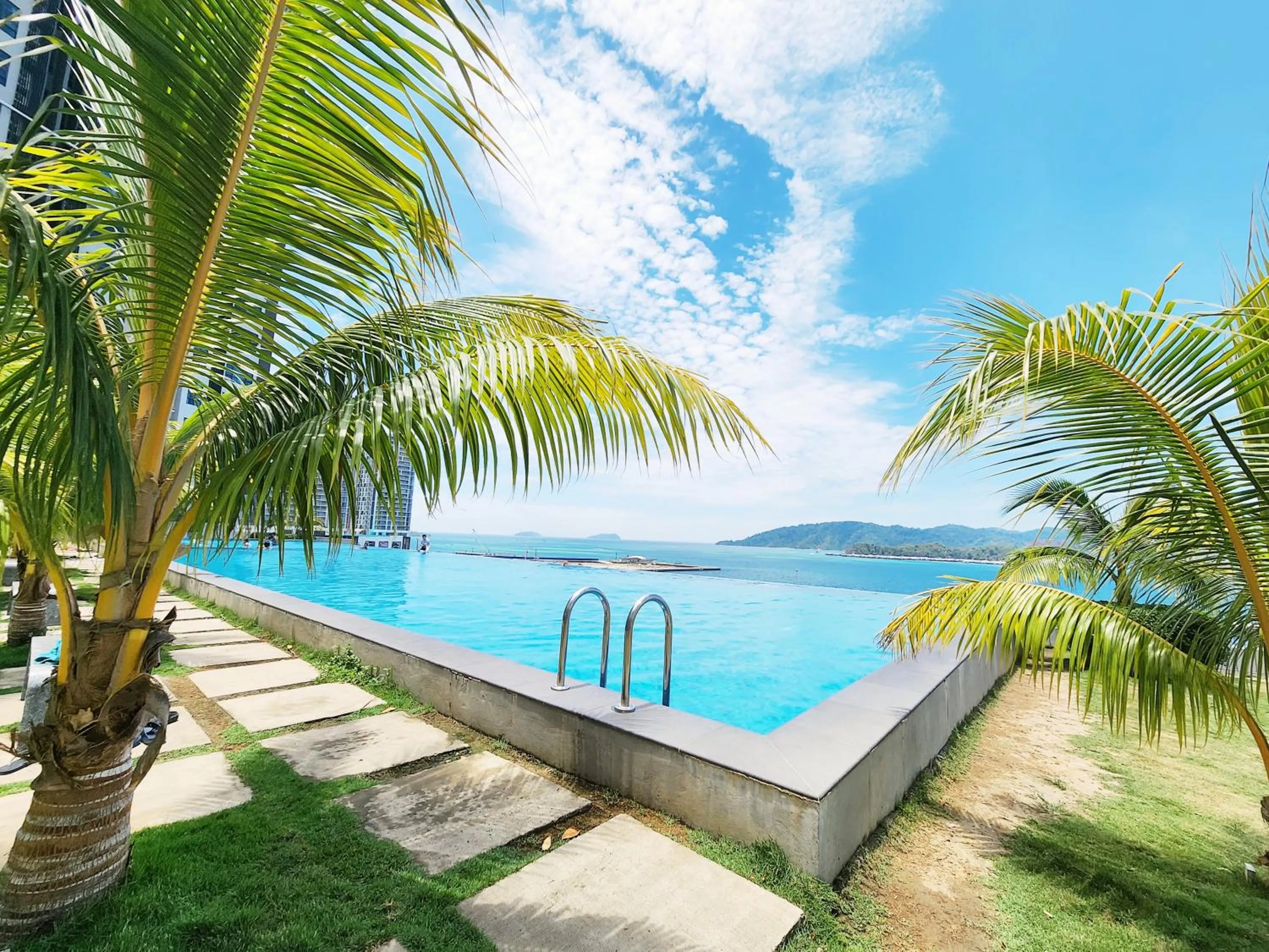 Jesselton Quay Kota Kinabalu City Centre by LW Suites