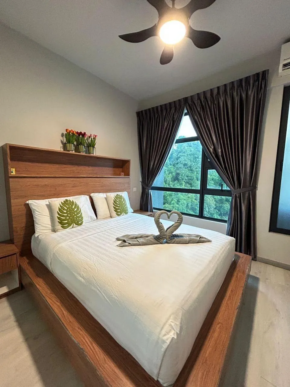 Bed in Jesselton Quay Kota Kinabalu City Centre by LW Suites