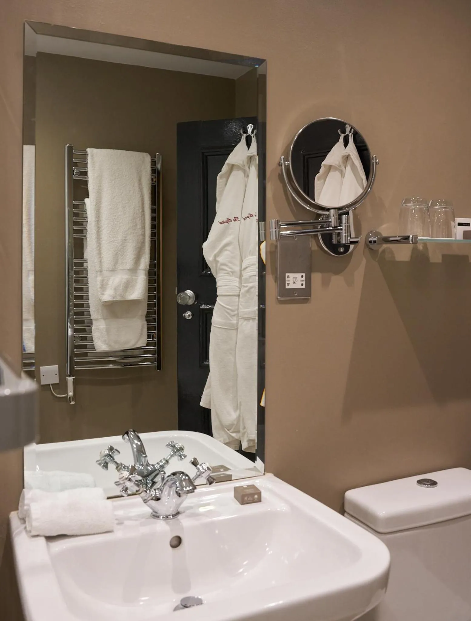 Shower in The Capital Hotel, Apartments & Townhouse - Small Luxury Hotels of The World