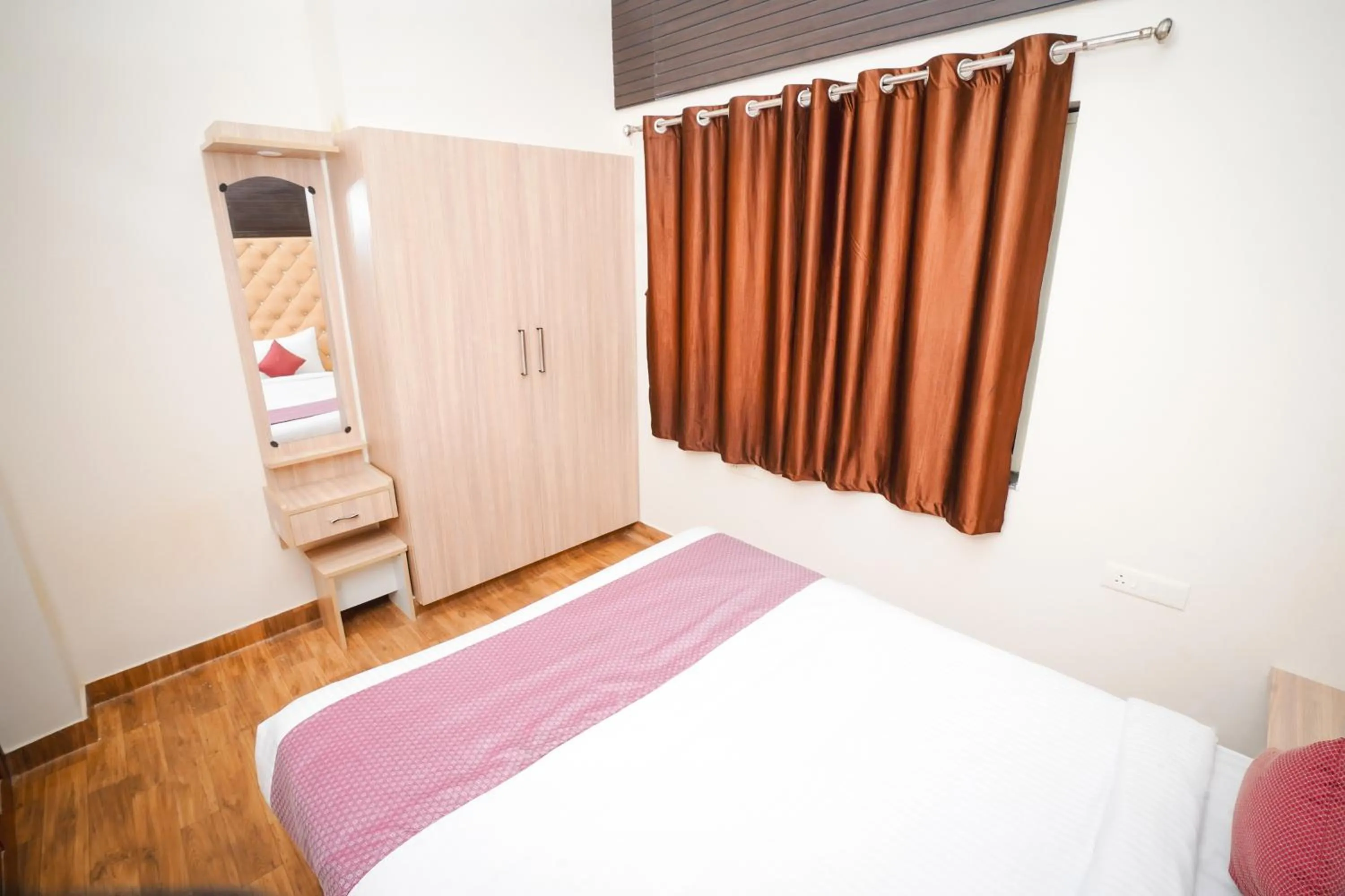 Bedroom, Bed in Auro Wellness Castle