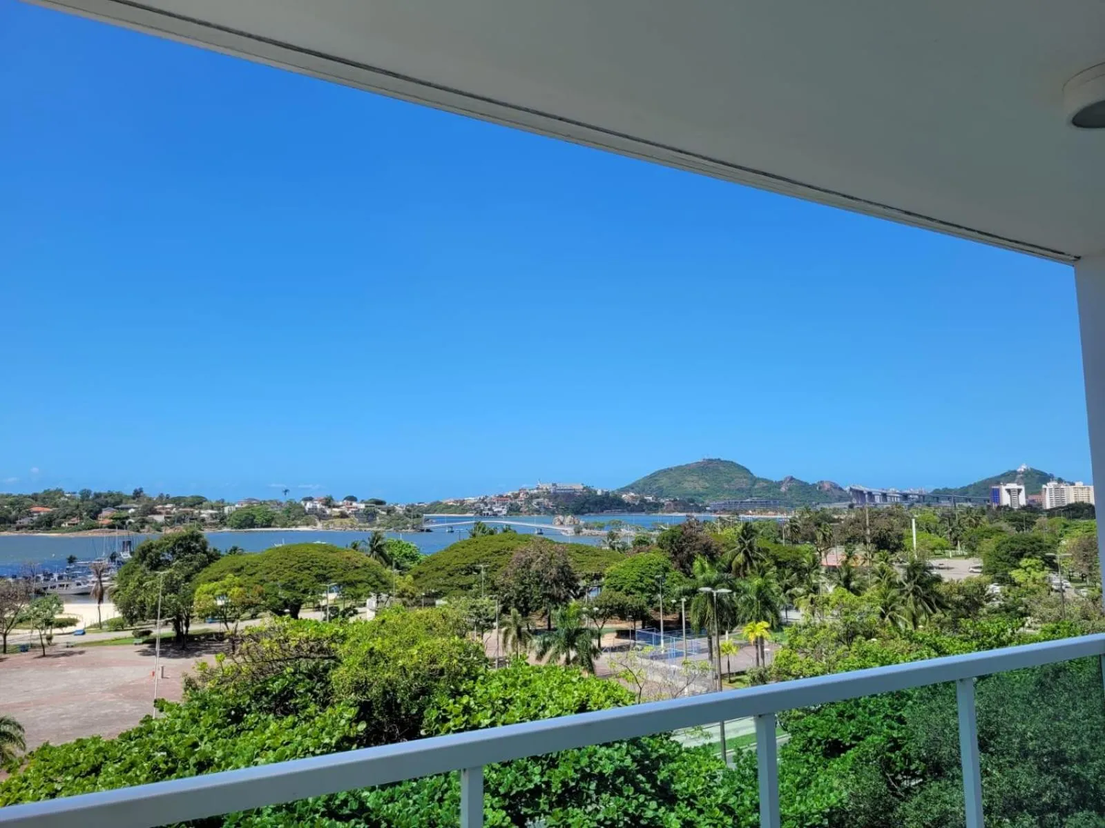 Balcony/Terrace in Praia do Canto Apart Hotel - Bristol's