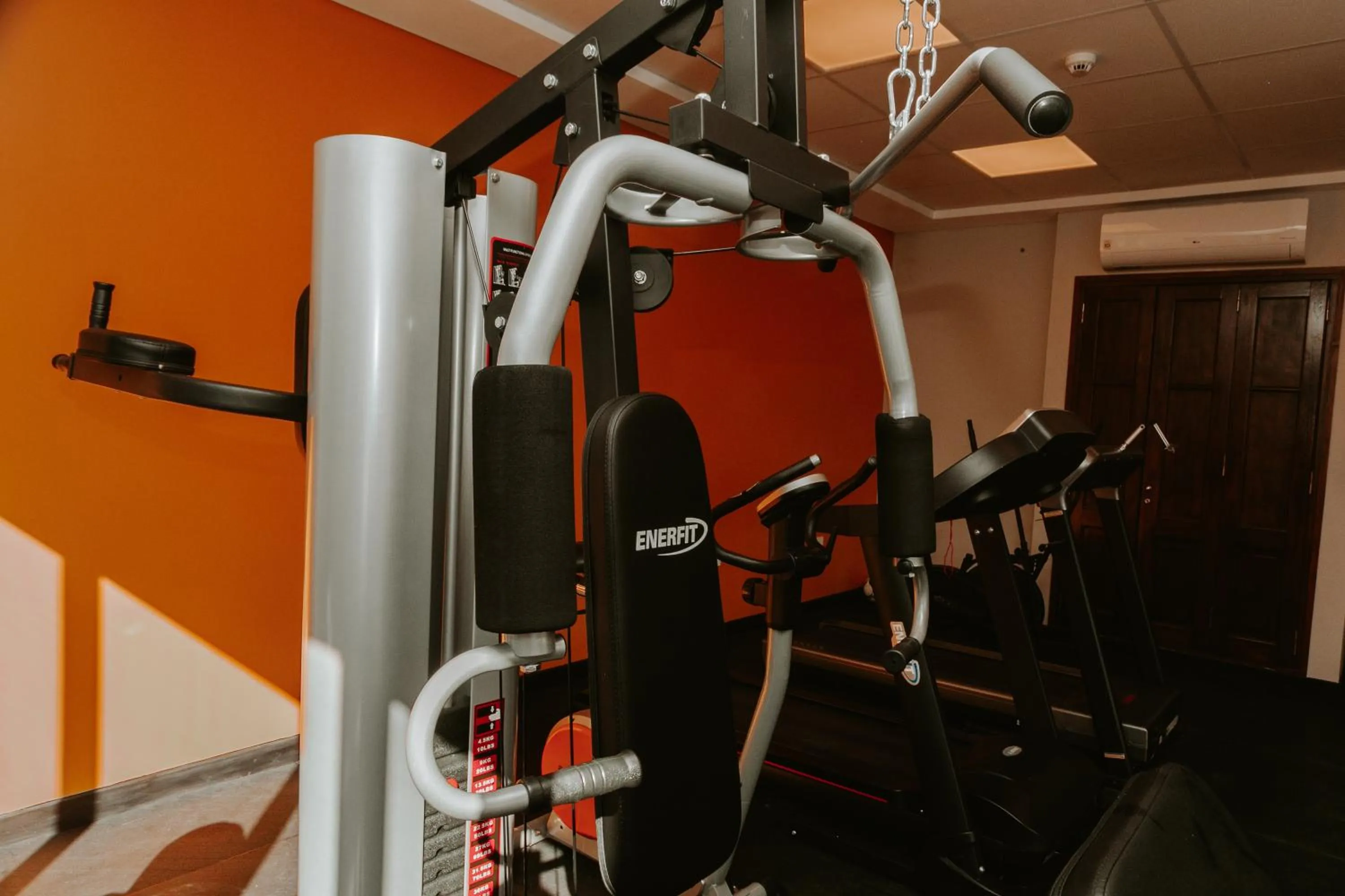 Fitness centre/facilities in Howard Johnson Hotel Yerba Buena