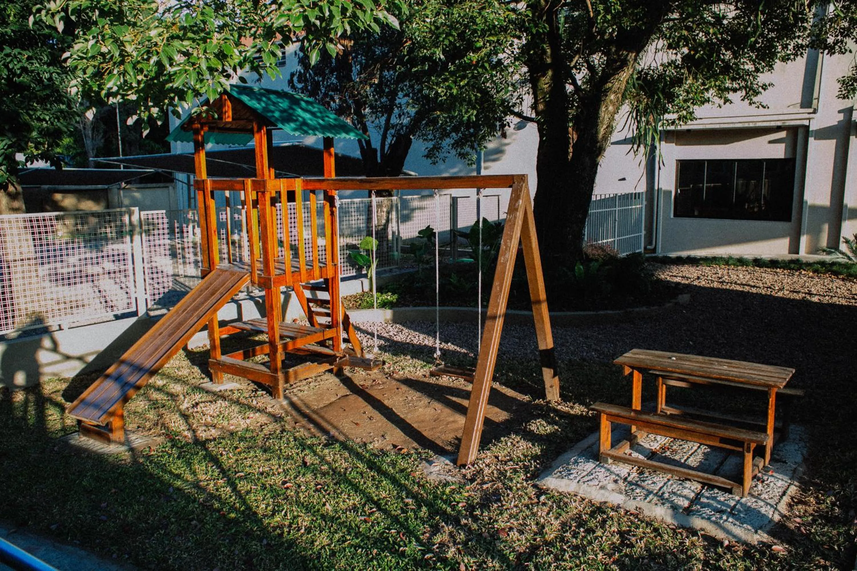 Game Room in Howard Johnson Hotel Yerba Buena