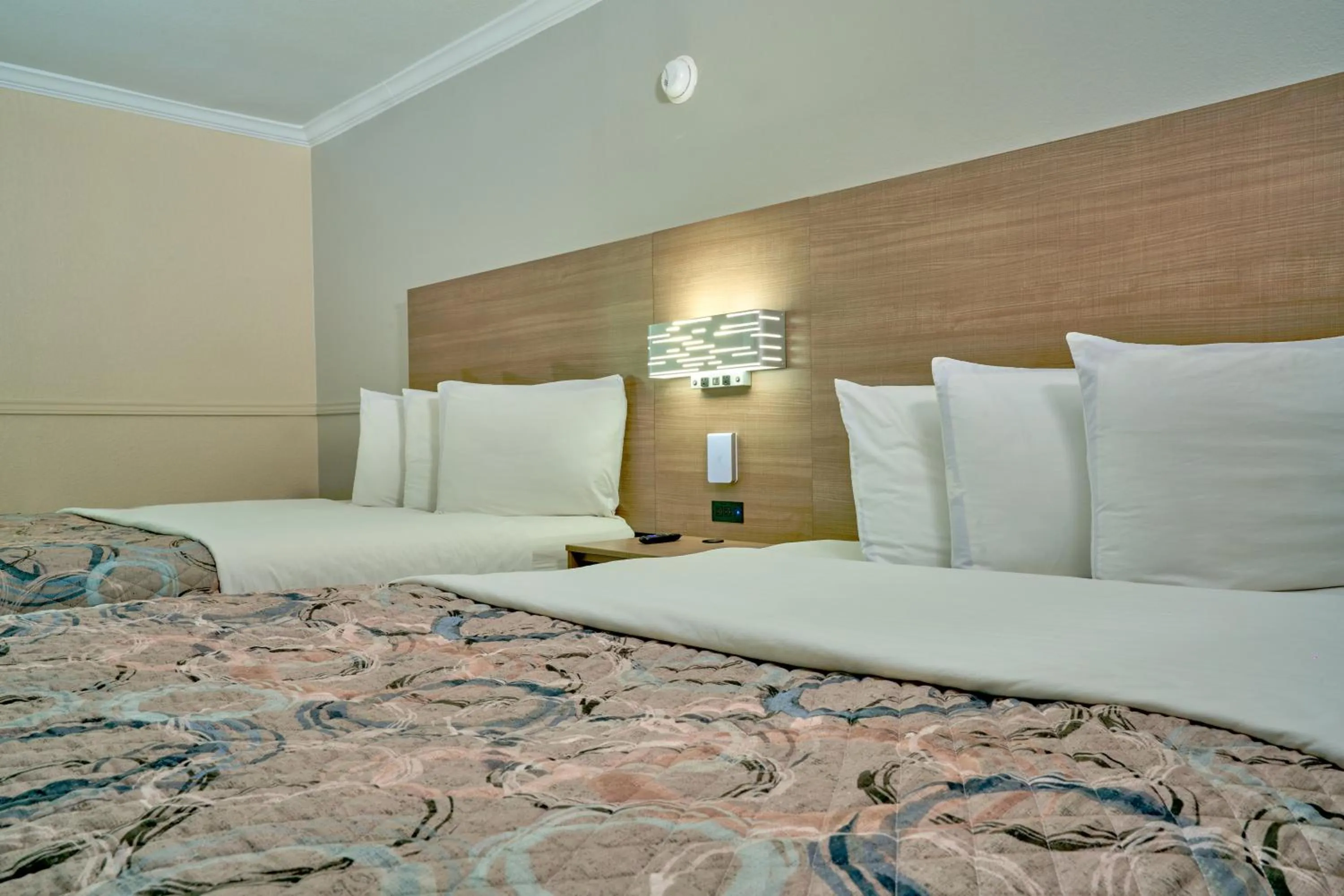 Bedroom, Bed in Family Garden Inn & Suites