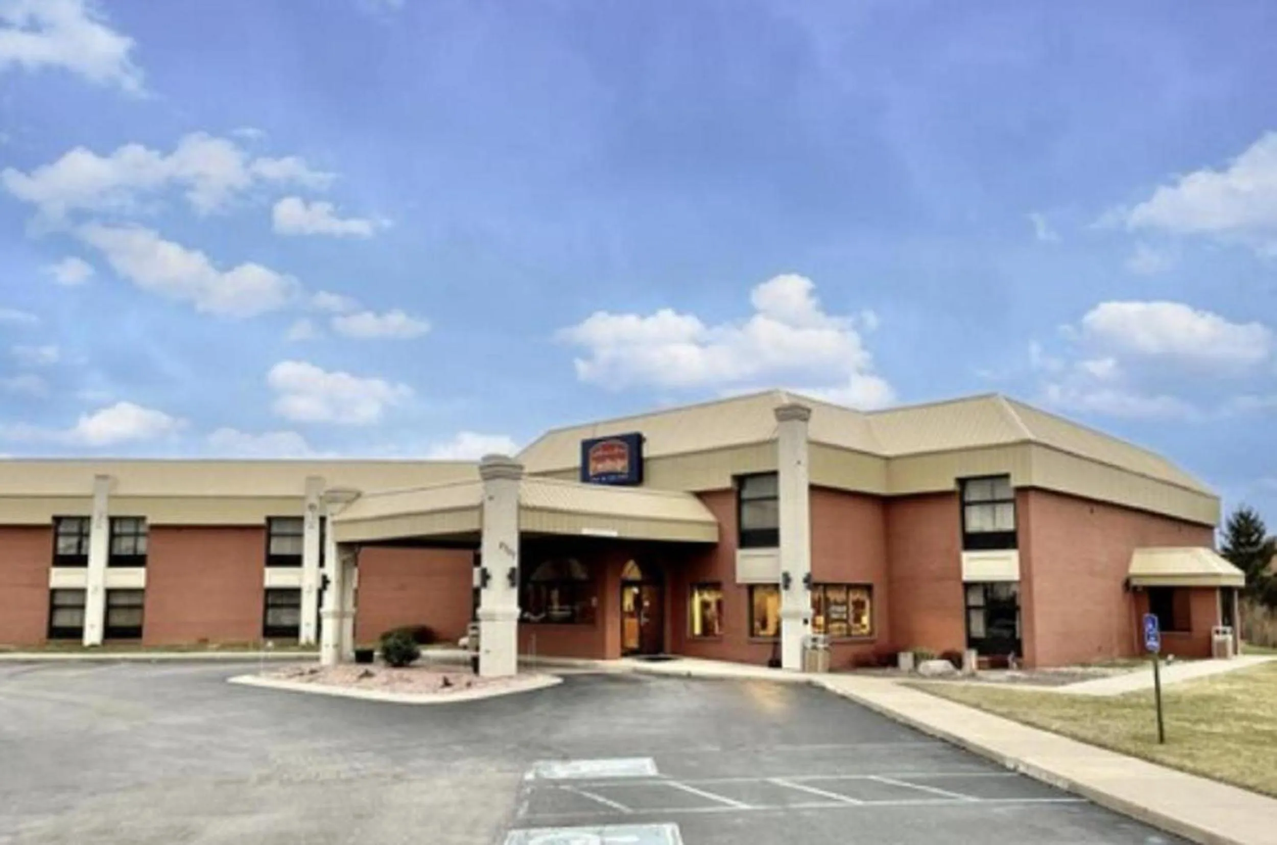Property building in FairBridge Inn & Suites Fort Wayne