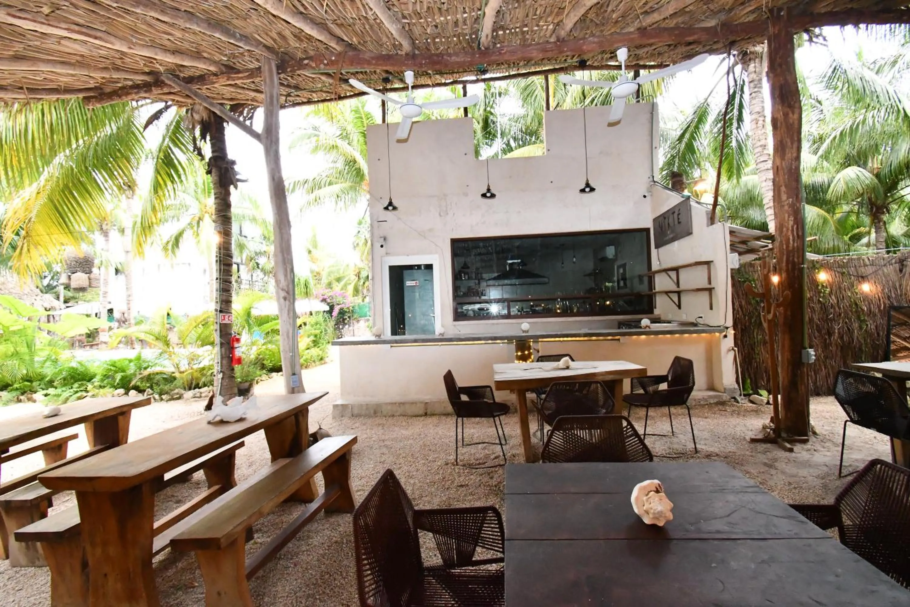 Restaurant/places to eat in Casa Maria Bonita Hotel & Restaurant El Cuyo by Spot Rentals