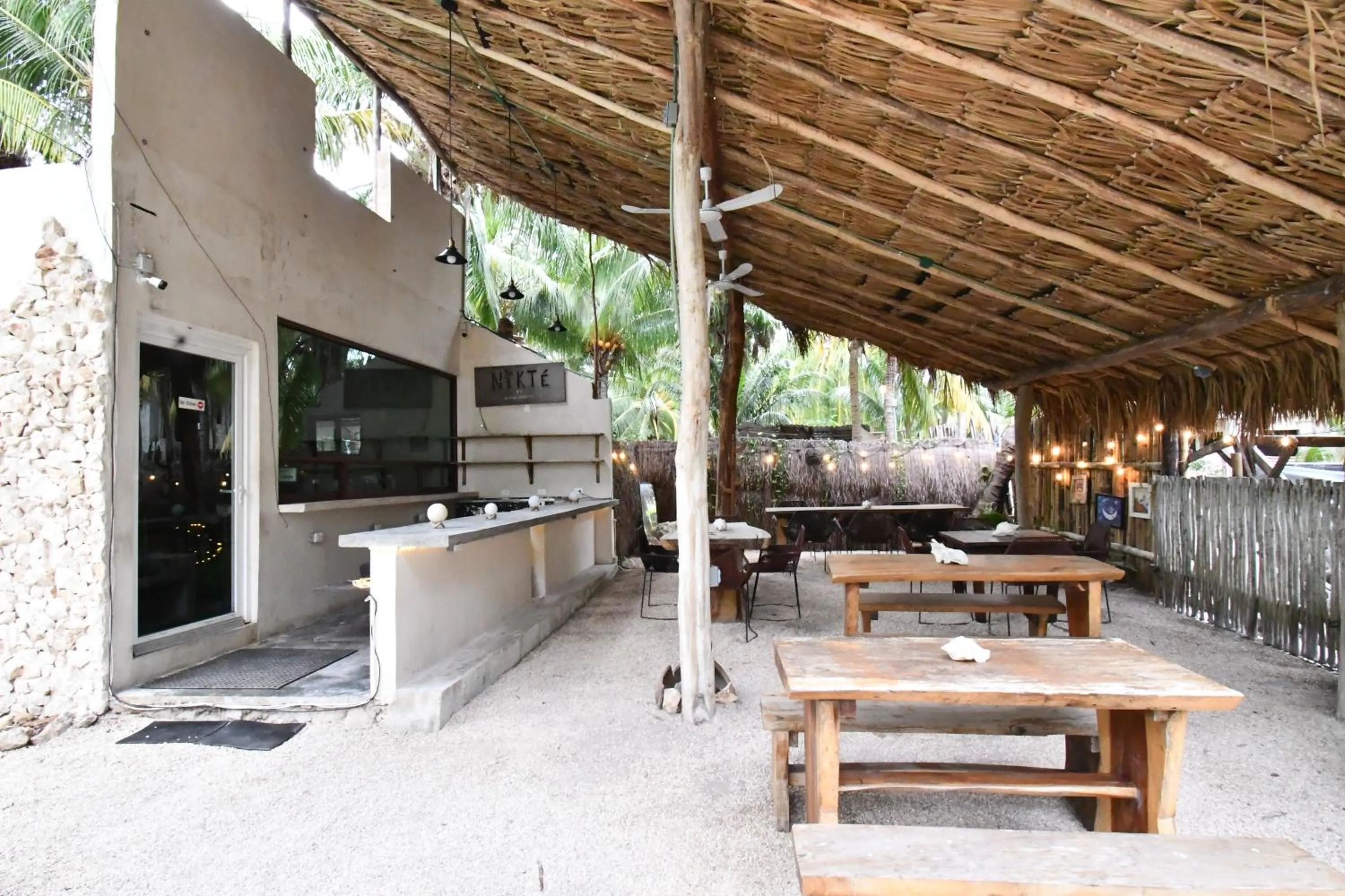 Restaurant/places to eat in Casa Maria Bonita Hotel & Restaurant El Cuyo by Spot Rentals