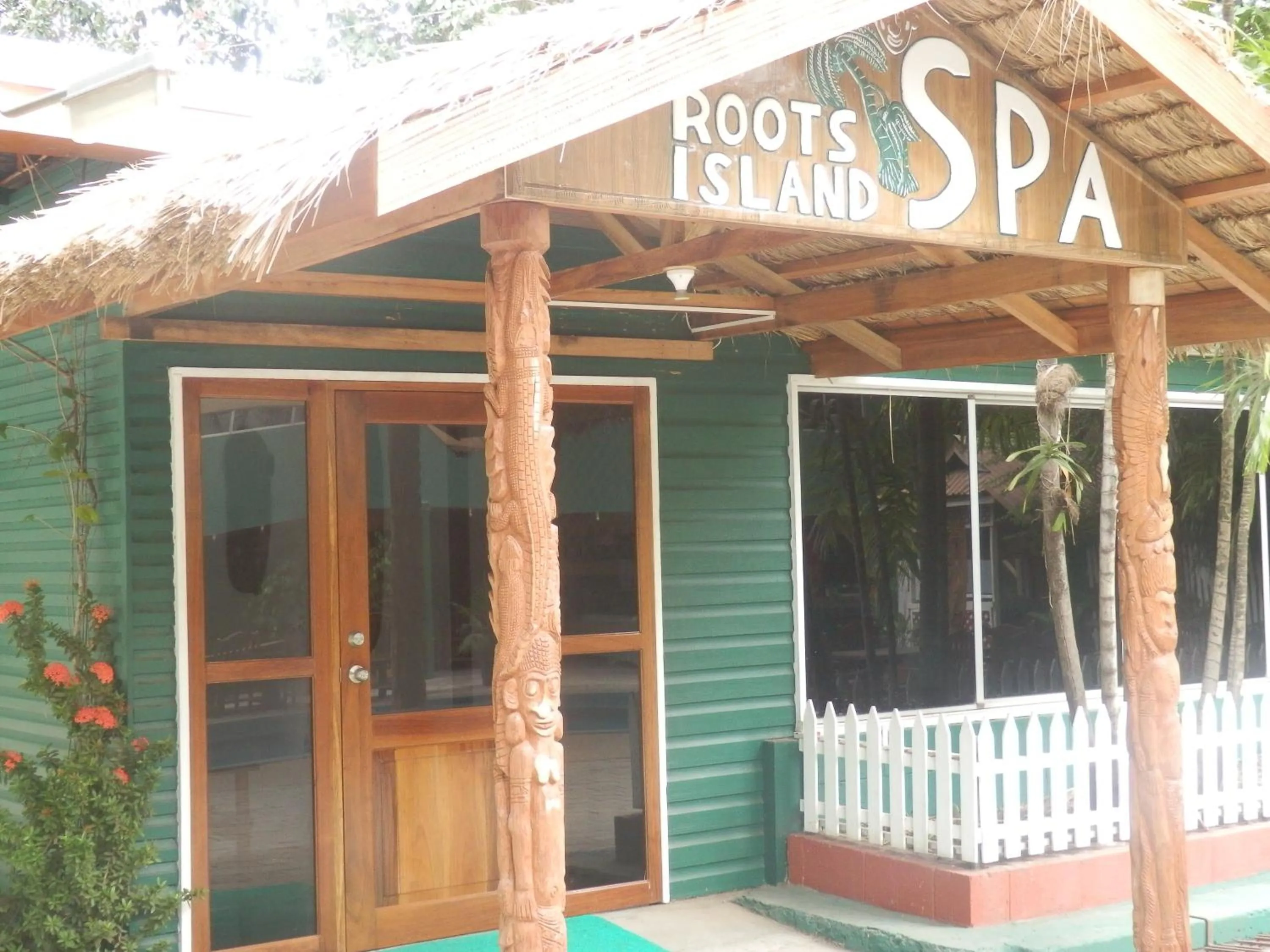 Facade/entrance in Hideaway Hotel