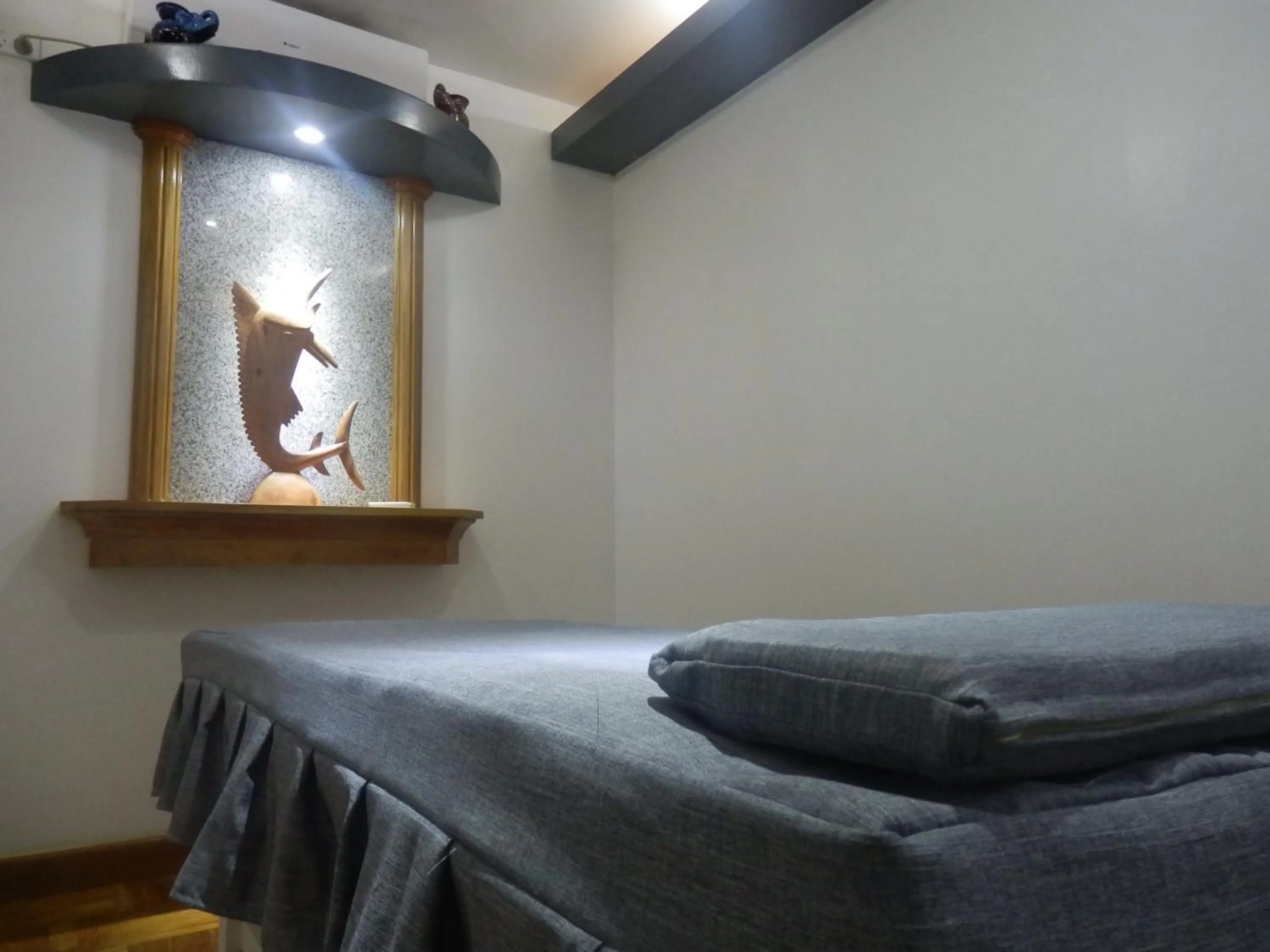 Massage, Bed in Hideaway Hotel