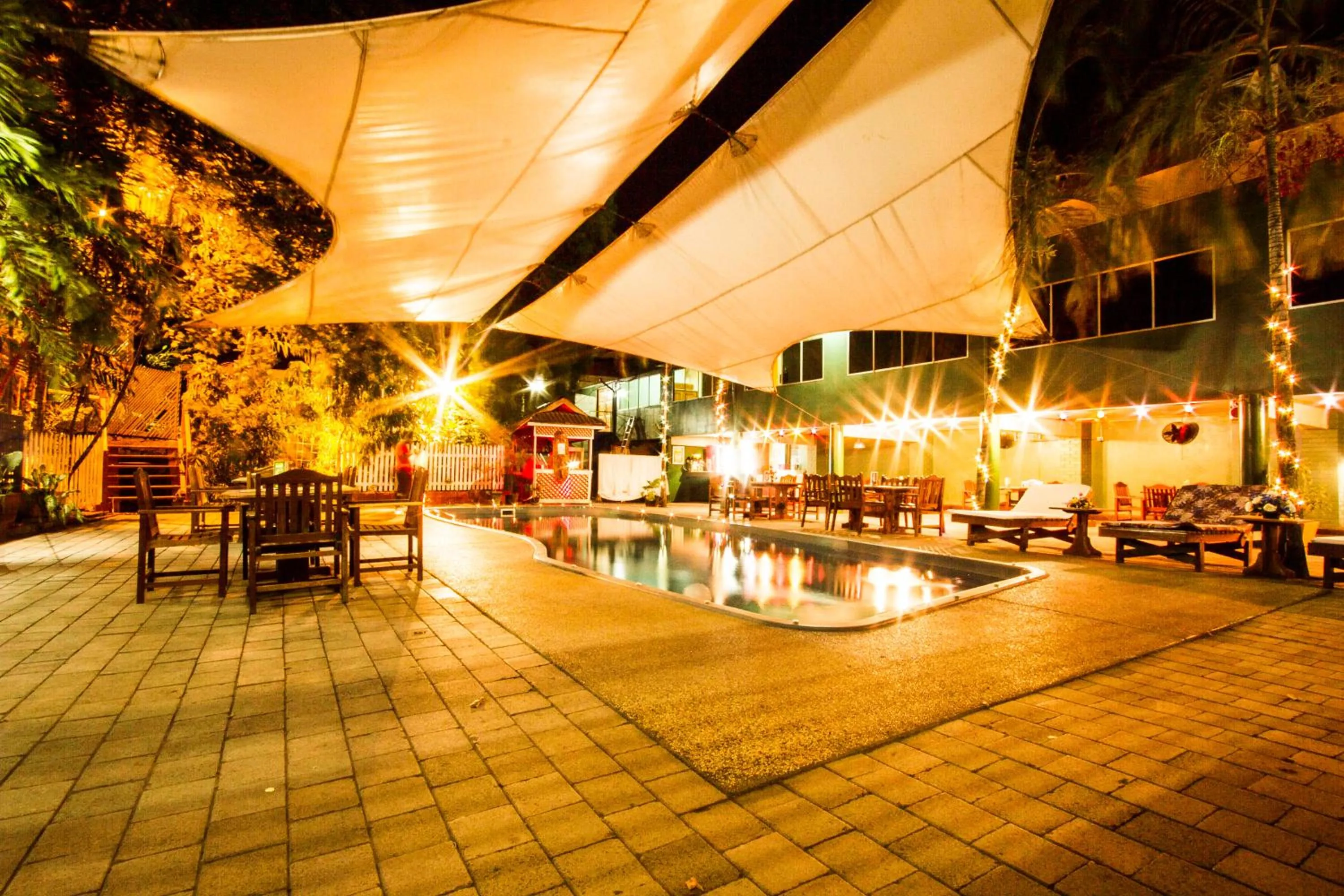 Restaurant/places to eat in Hideaway Hotel