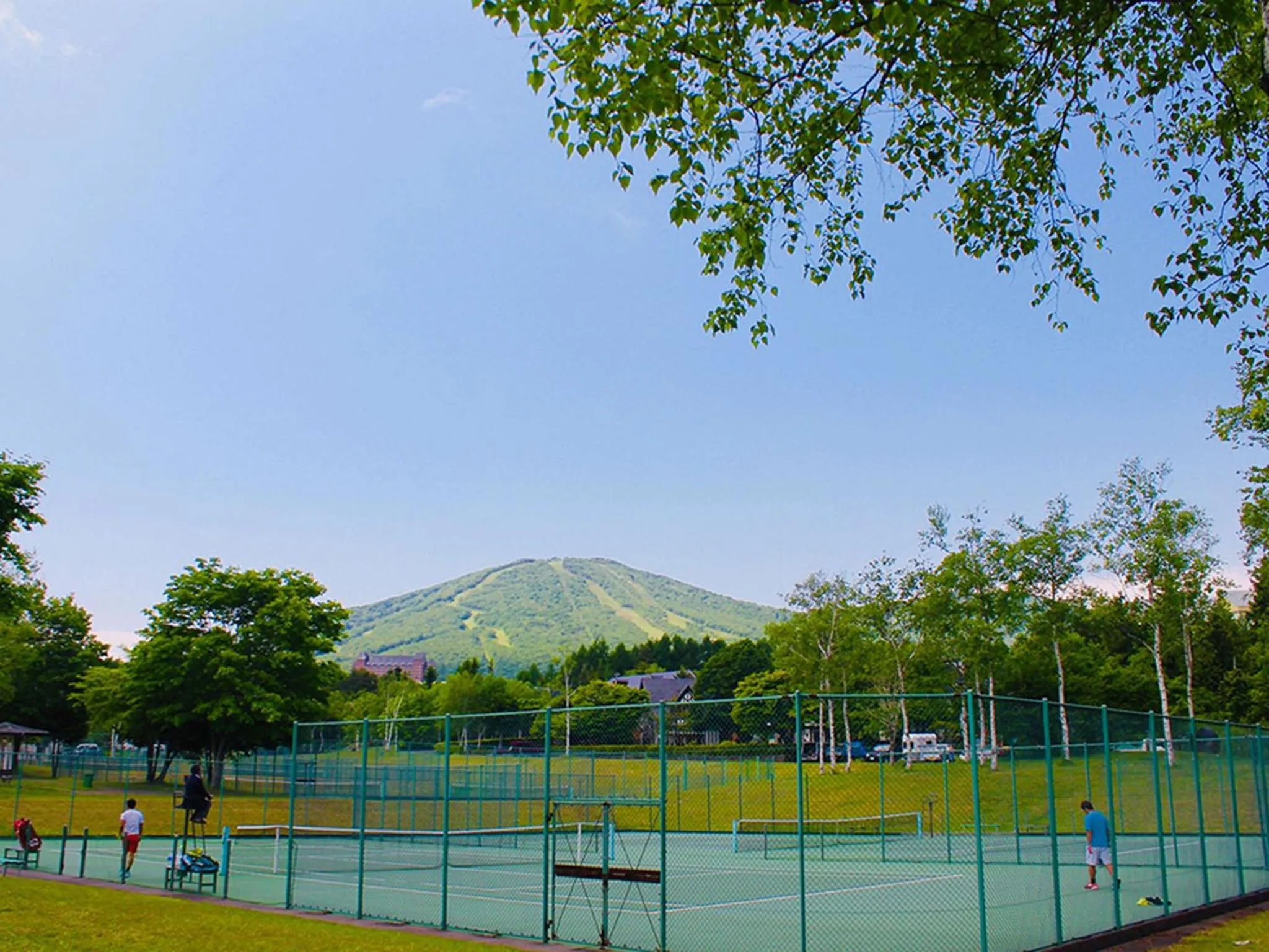 Tennis court in Appi Life is Beautiful