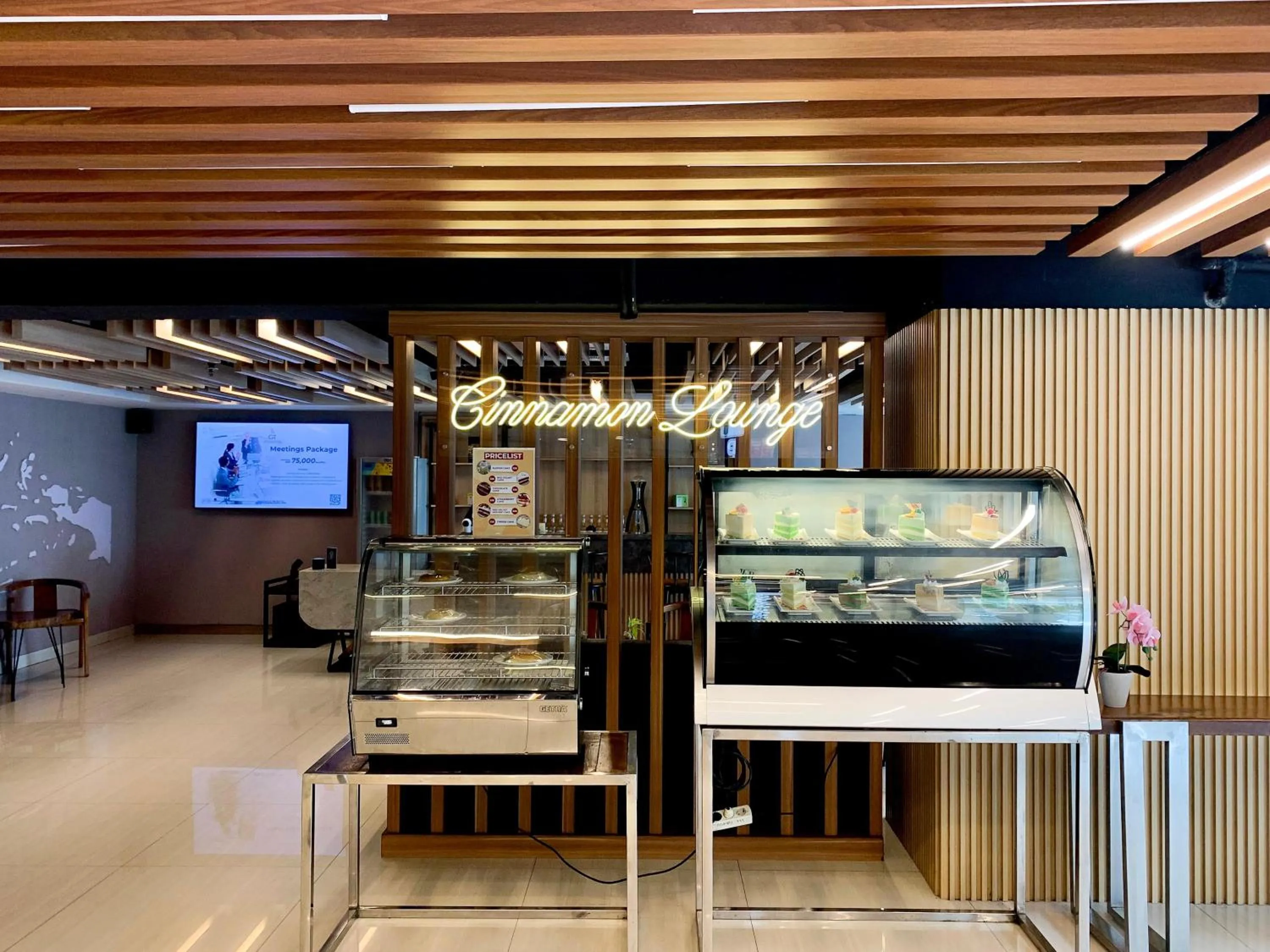 Lounge or bar in Grand Tan Banjarmasin Hotel & Convention Center