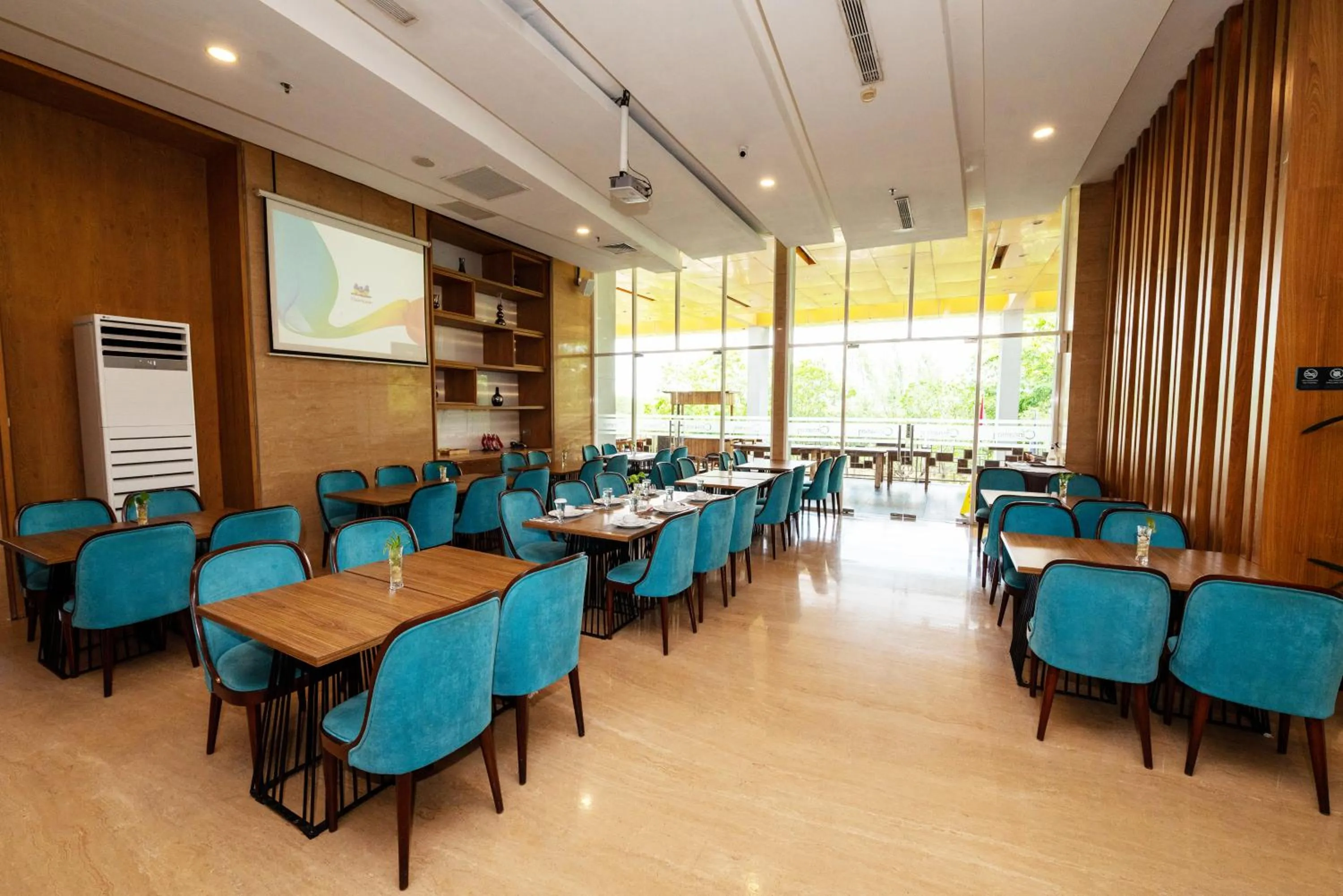 Restaurant/places to eat in Grand Tan Banjarmasin Hotel & Convention Center