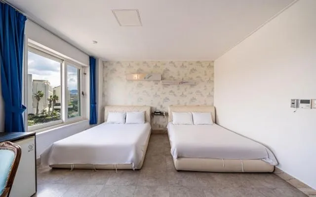 Bed in Hotel White House