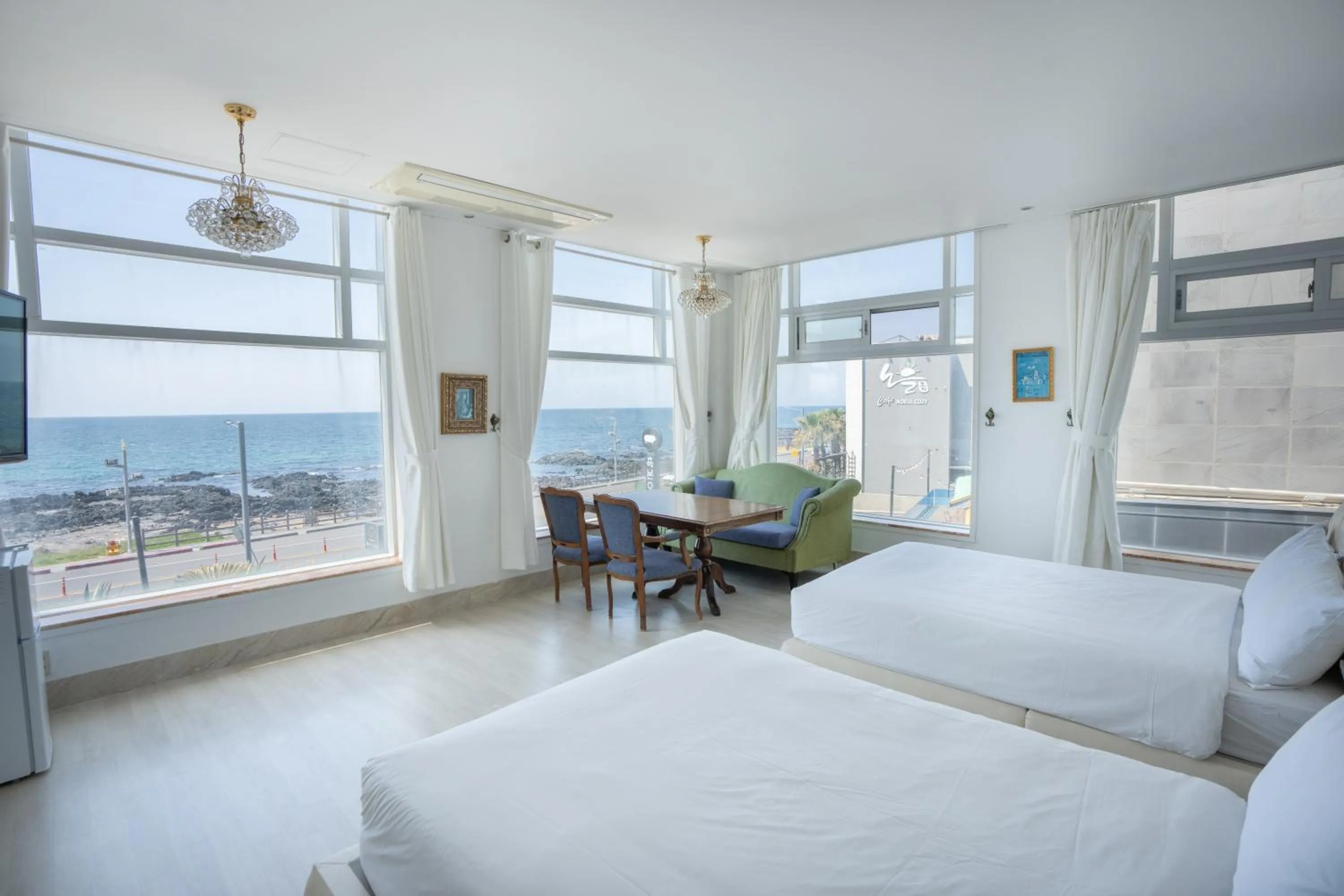 Bed in Hotel White House