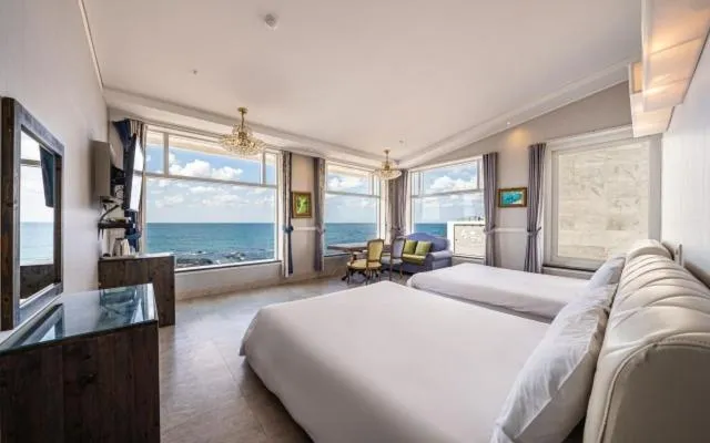 Bed in Hotel White House