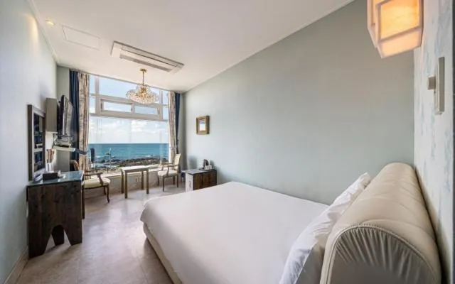 Bed in Hotel White House