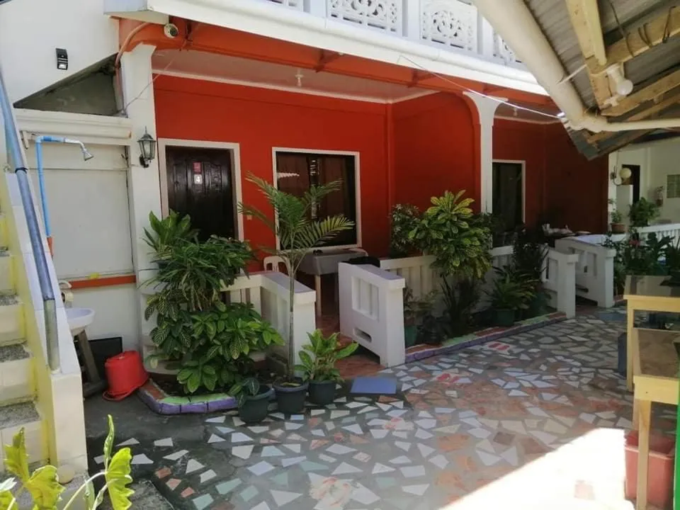 Facade/entrance in M&E Guesthouse