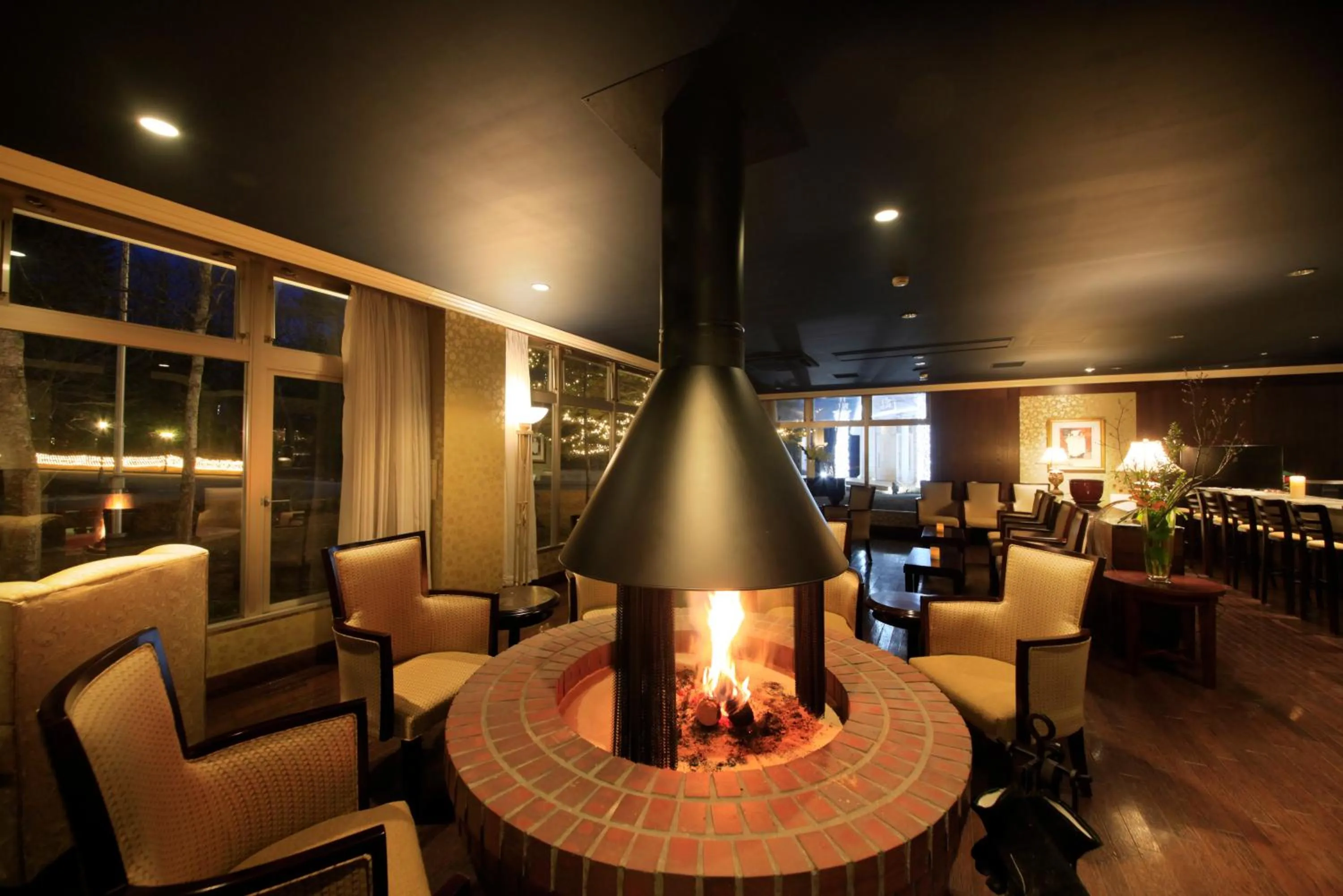 Communal lounge/ TV room in Yutorelo Karuizawa Hotel