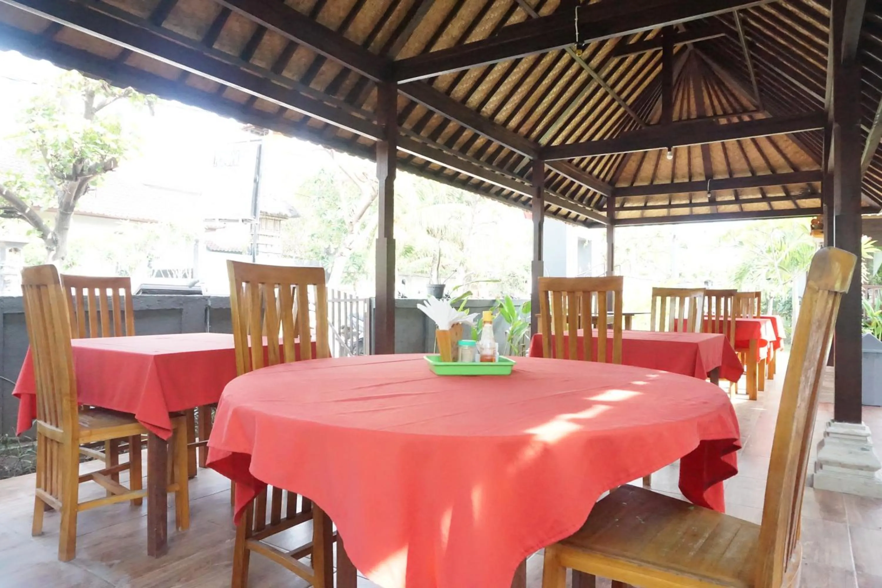 Restaurant/places to eat in Nyoman Guesthouse and Grill