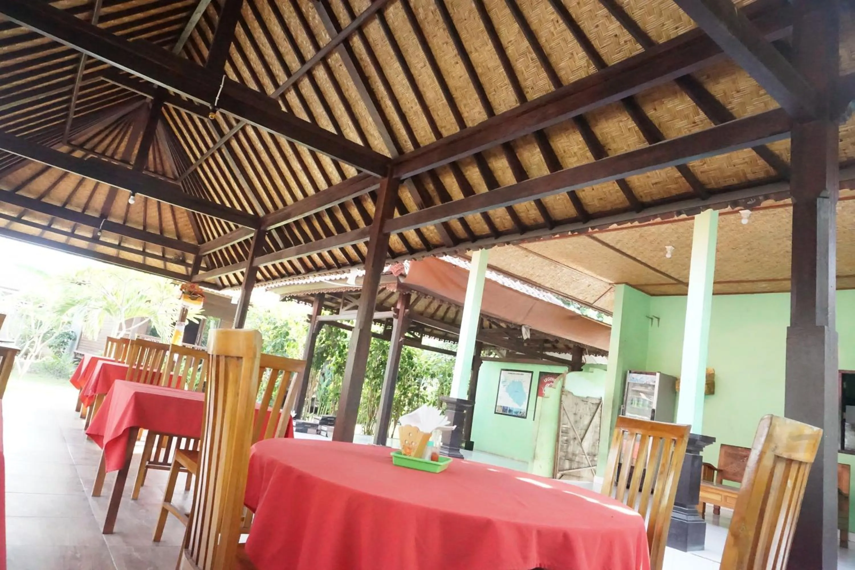 Restaurant/places to eat in Nyoman Guesthouse and Grill