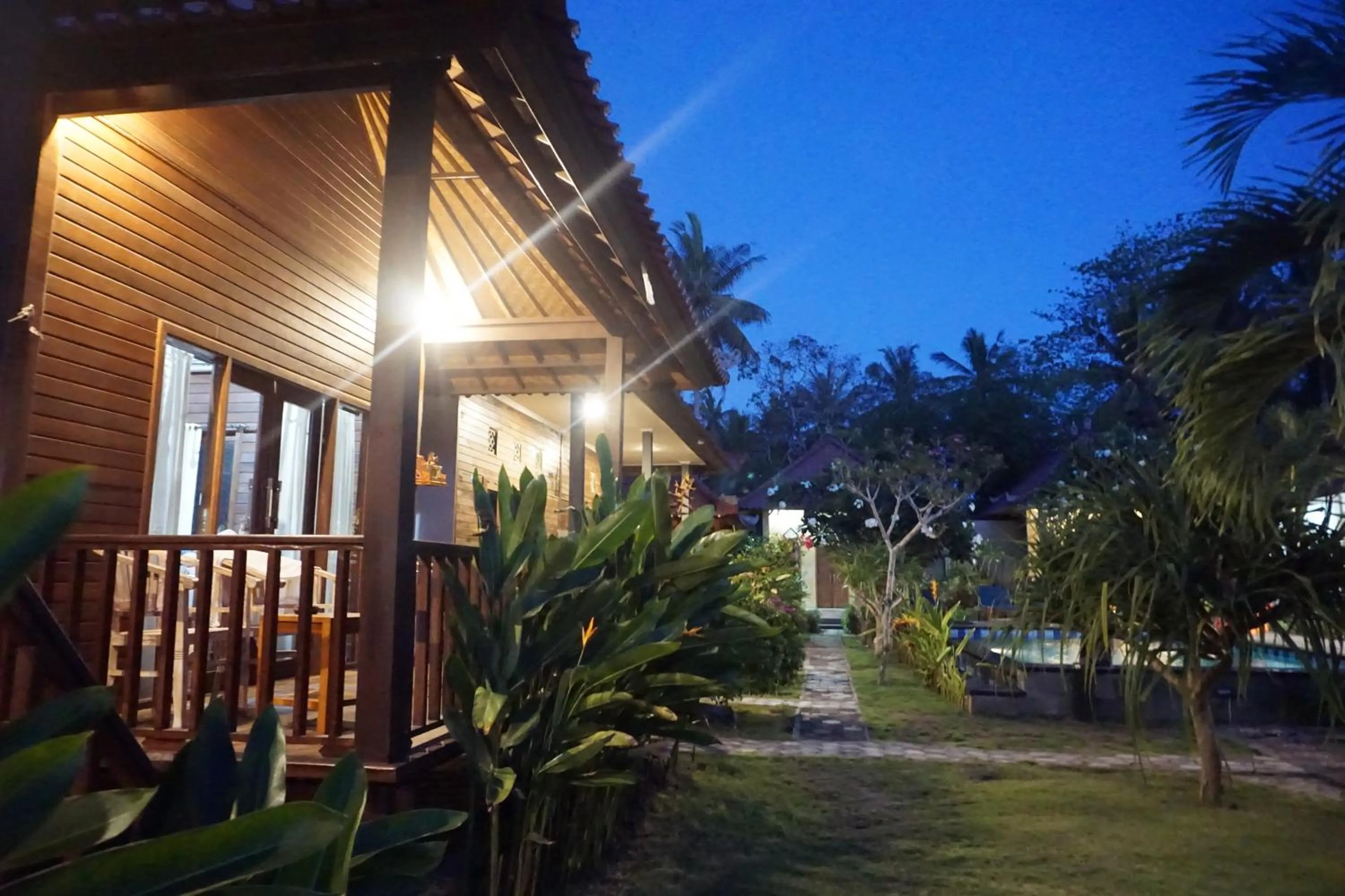 Garden in Nyoman Guesthouse and Grill