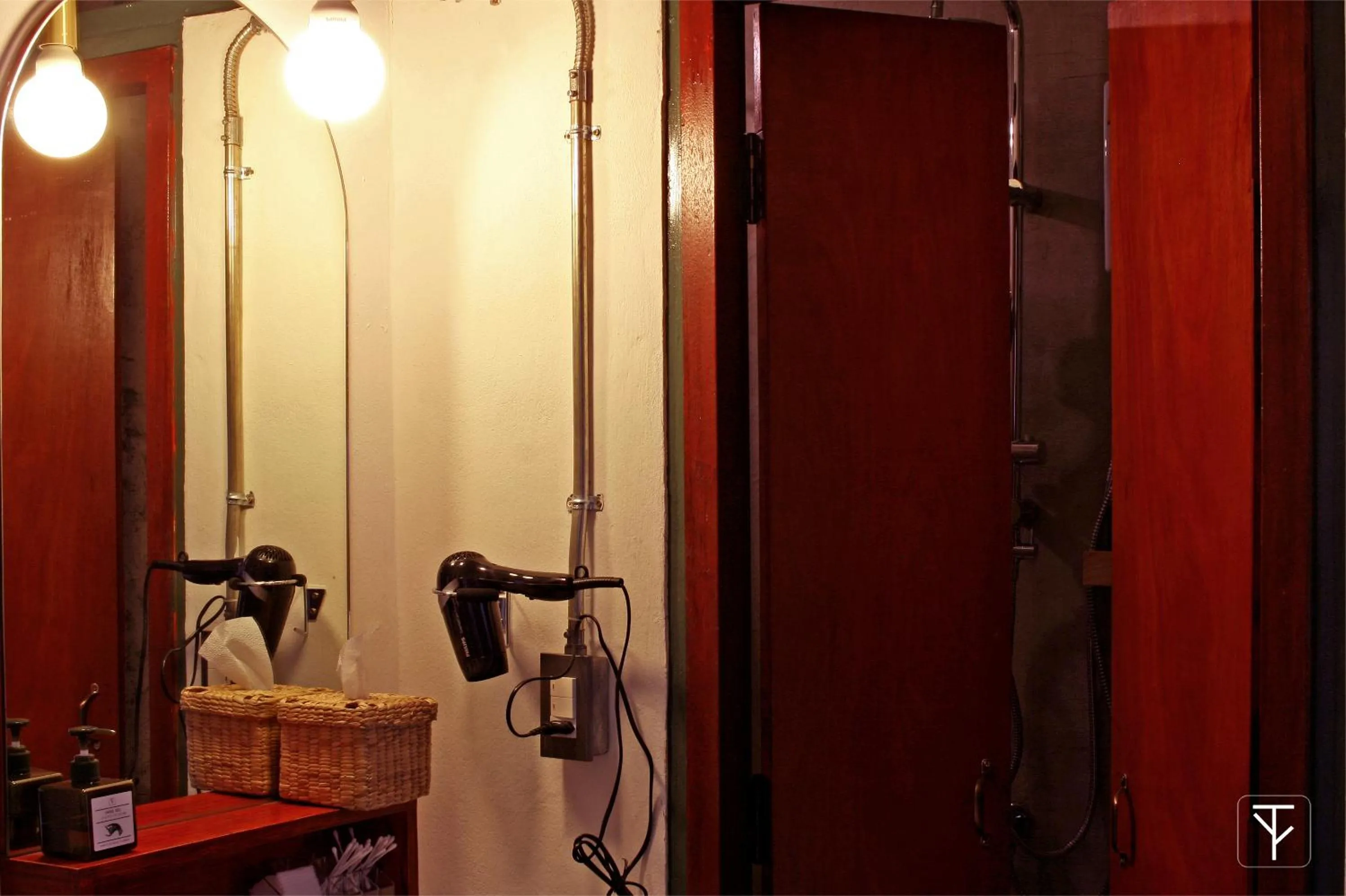 Bathroom in T-Boutique Hostel - Hua Lamphong