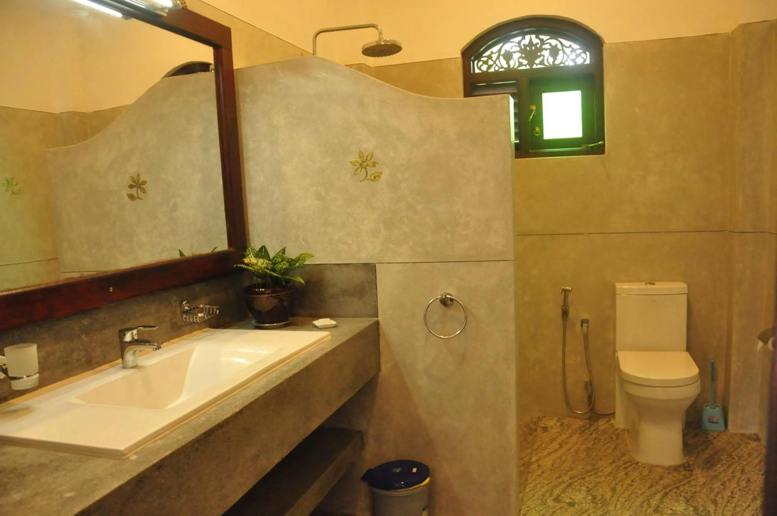 Bathroom in Green Villa Unawatuna