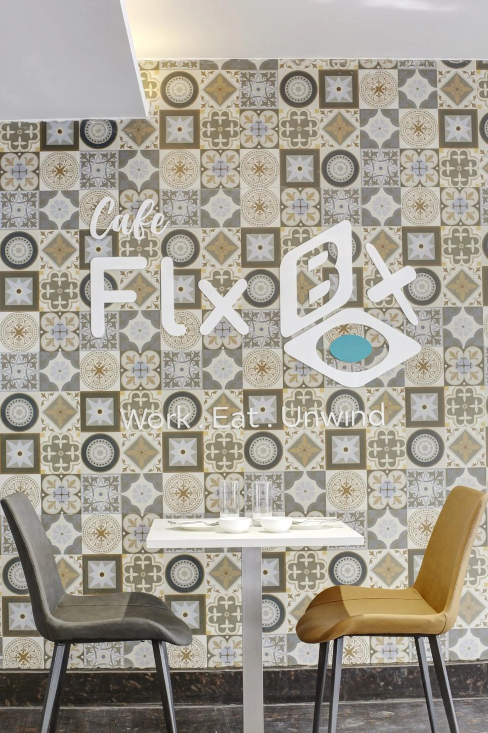 Restaurant/places to eat in FlxHo Quad - Luxury Studio Apart Hotel DLF Cyber City