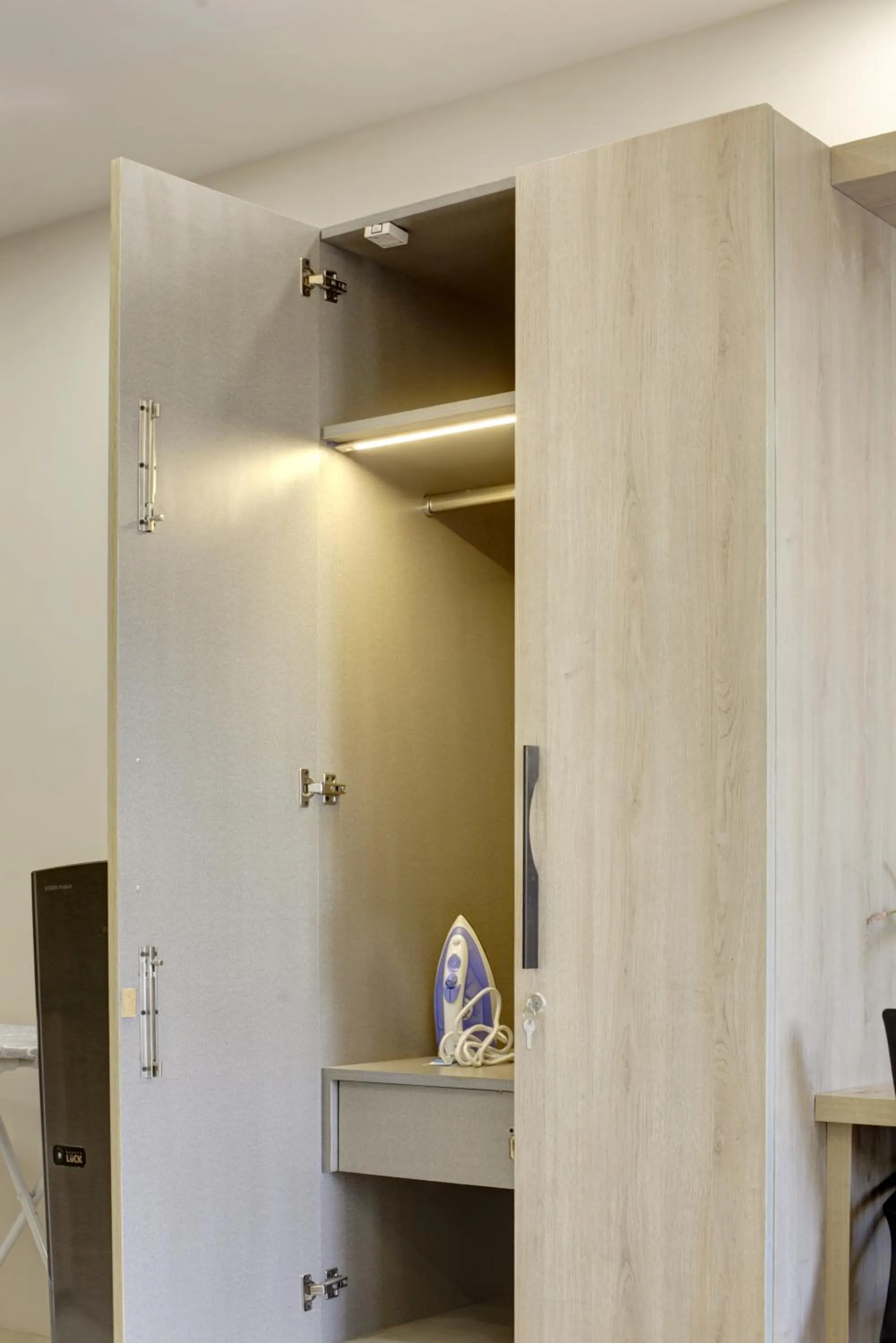 furniture in FlxHo Quad - Luxury Studio Apart Hotel DLF Cyber City