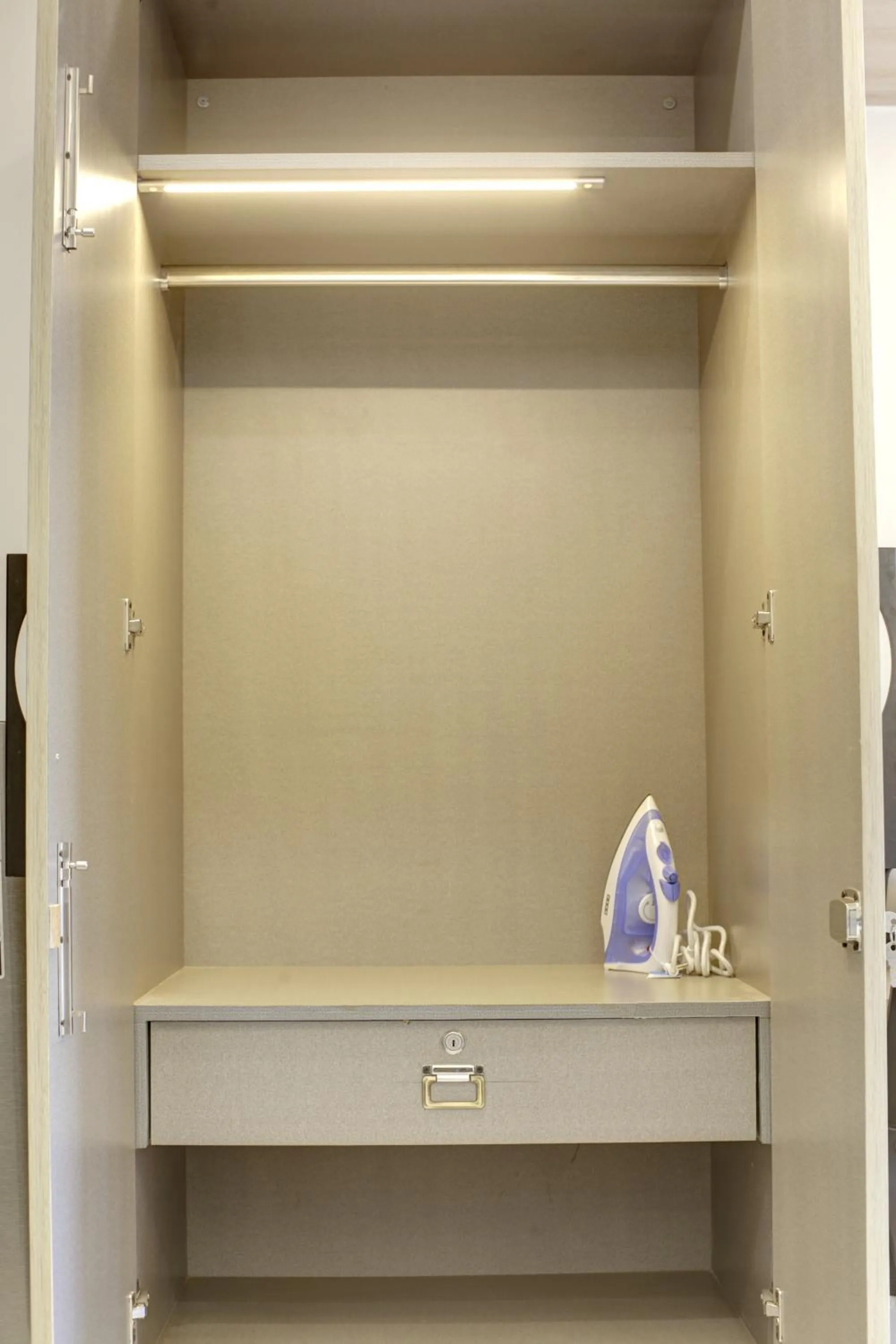 wardrobe in FlxHo Quad - Luxury Studio Apart Hotel DLF Cyber City