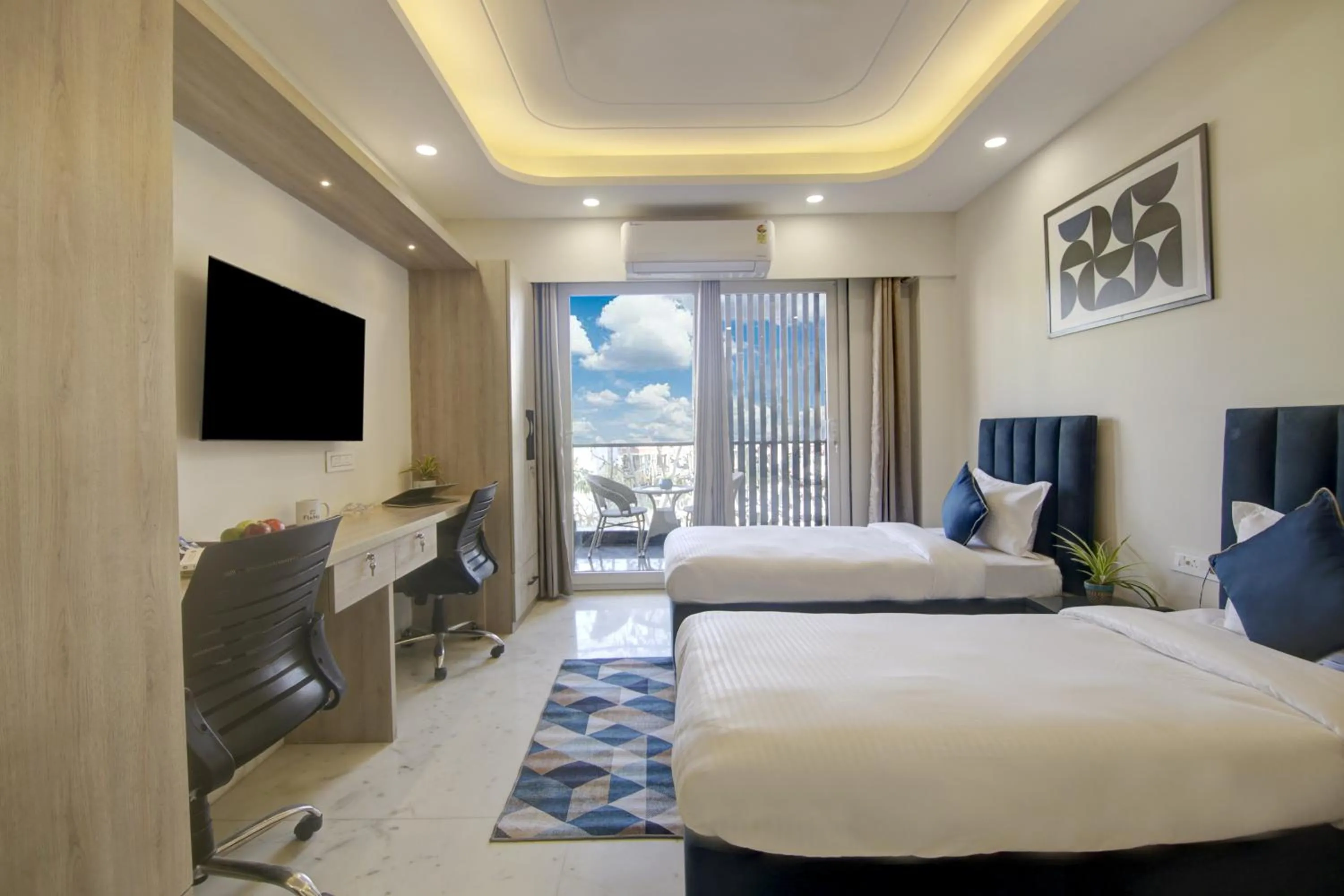 Bed in FlxHo Quad - Luxury Studio Apart Hotel DLF Cyber City