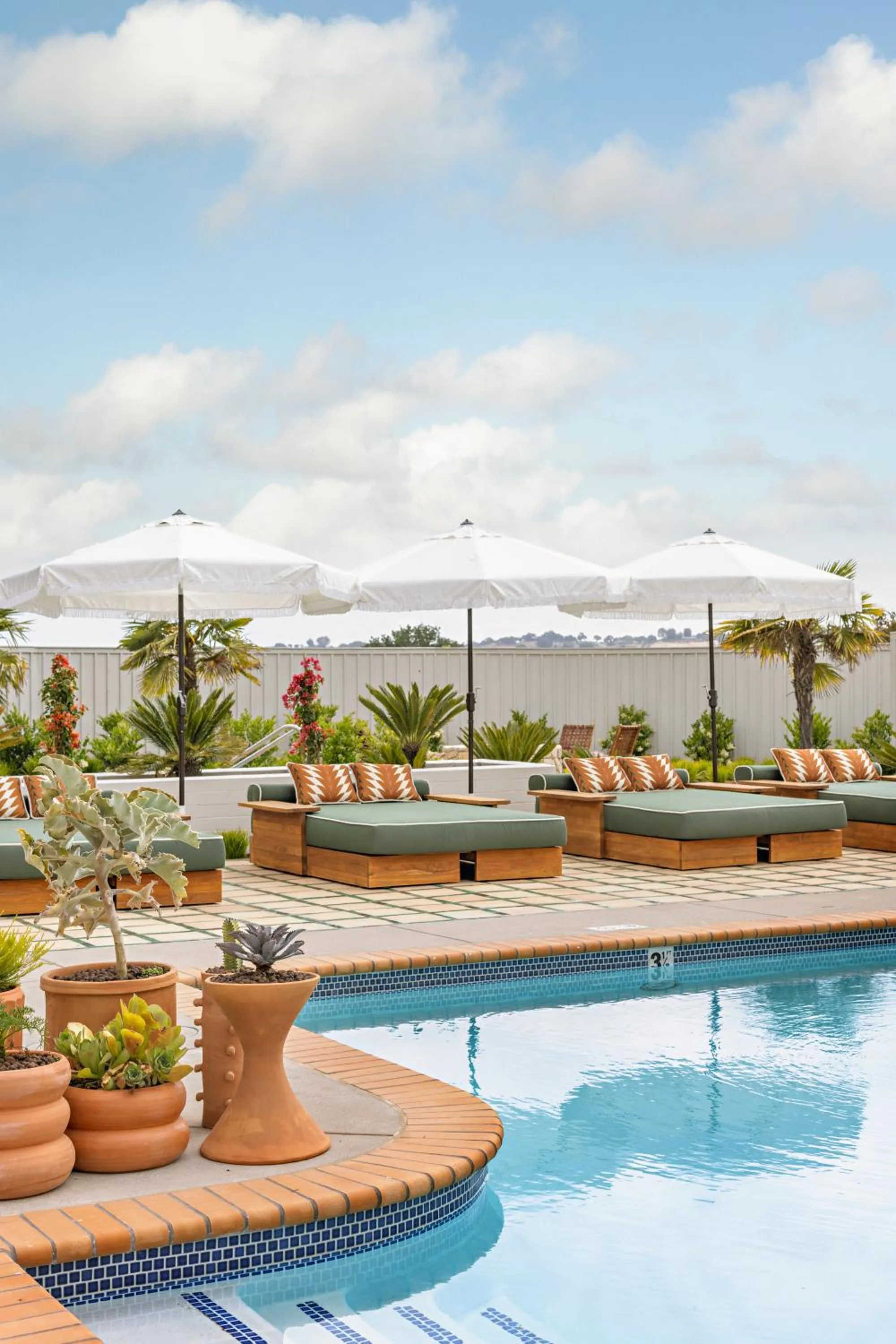 sunbed in River Lodge Paso - 21 & Over Pool