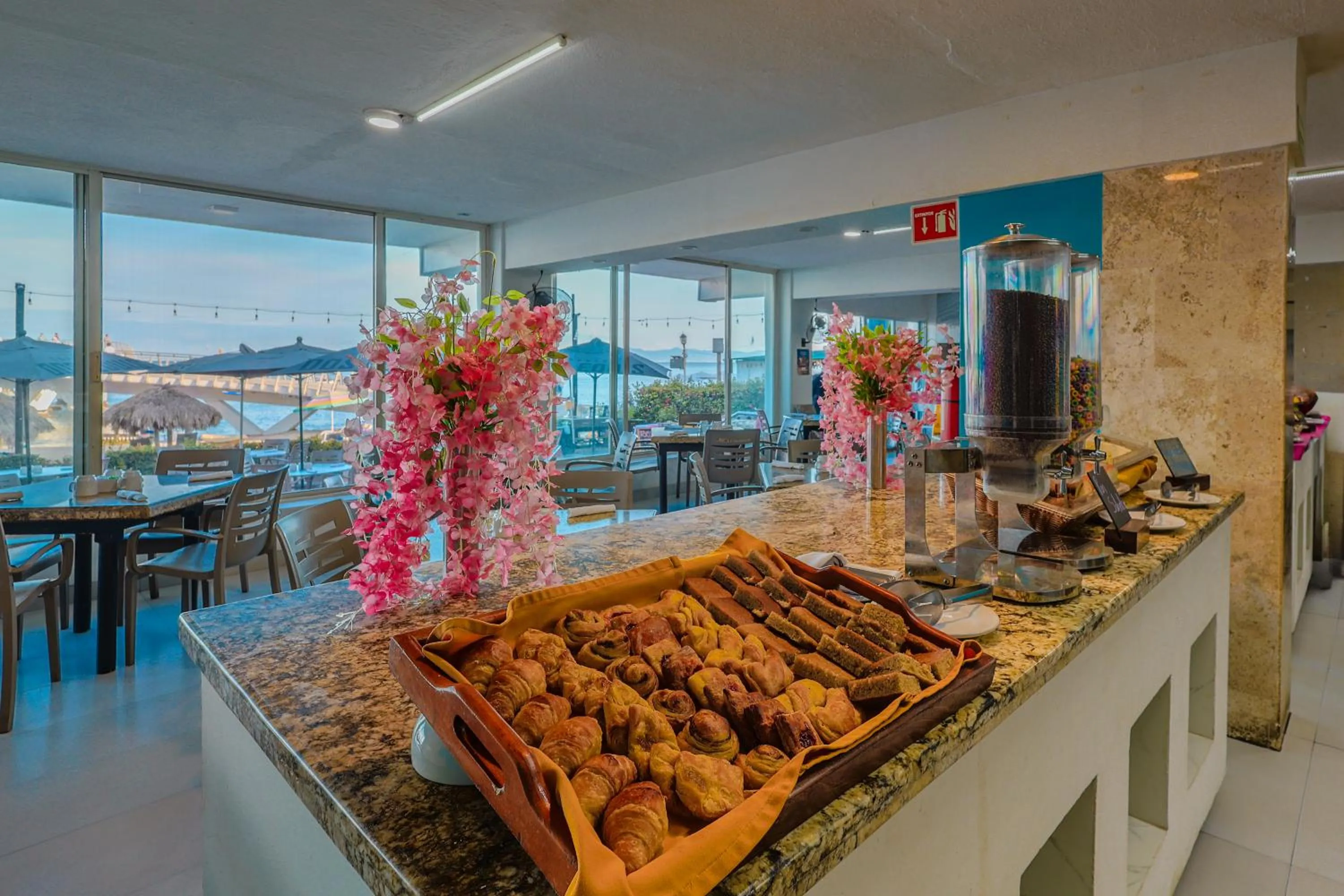 Buffet breakfast in Hotel Delfín Vista Pier Beach Front