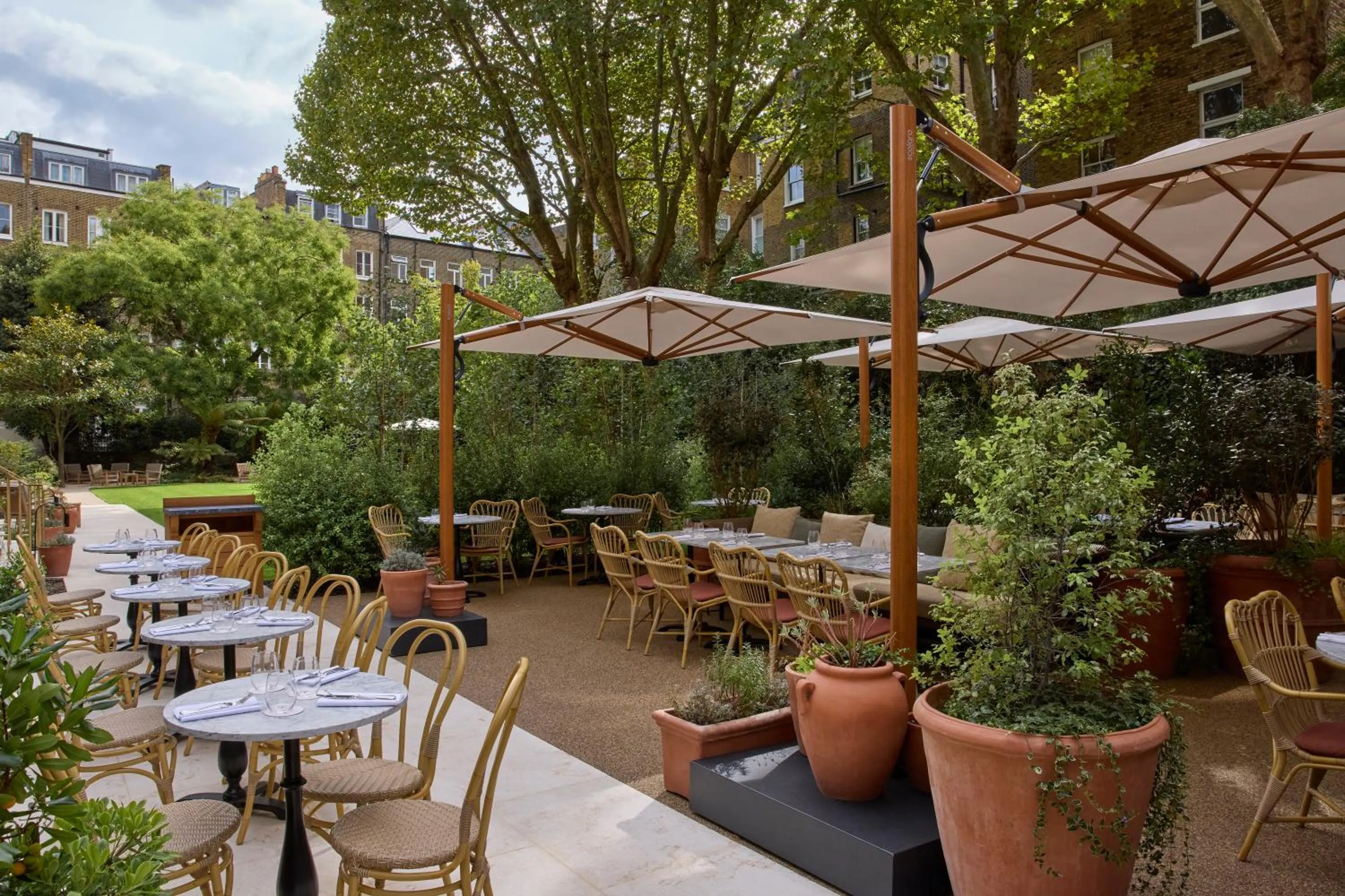 Restaurant/places to eat in Miiro Templeton Garden