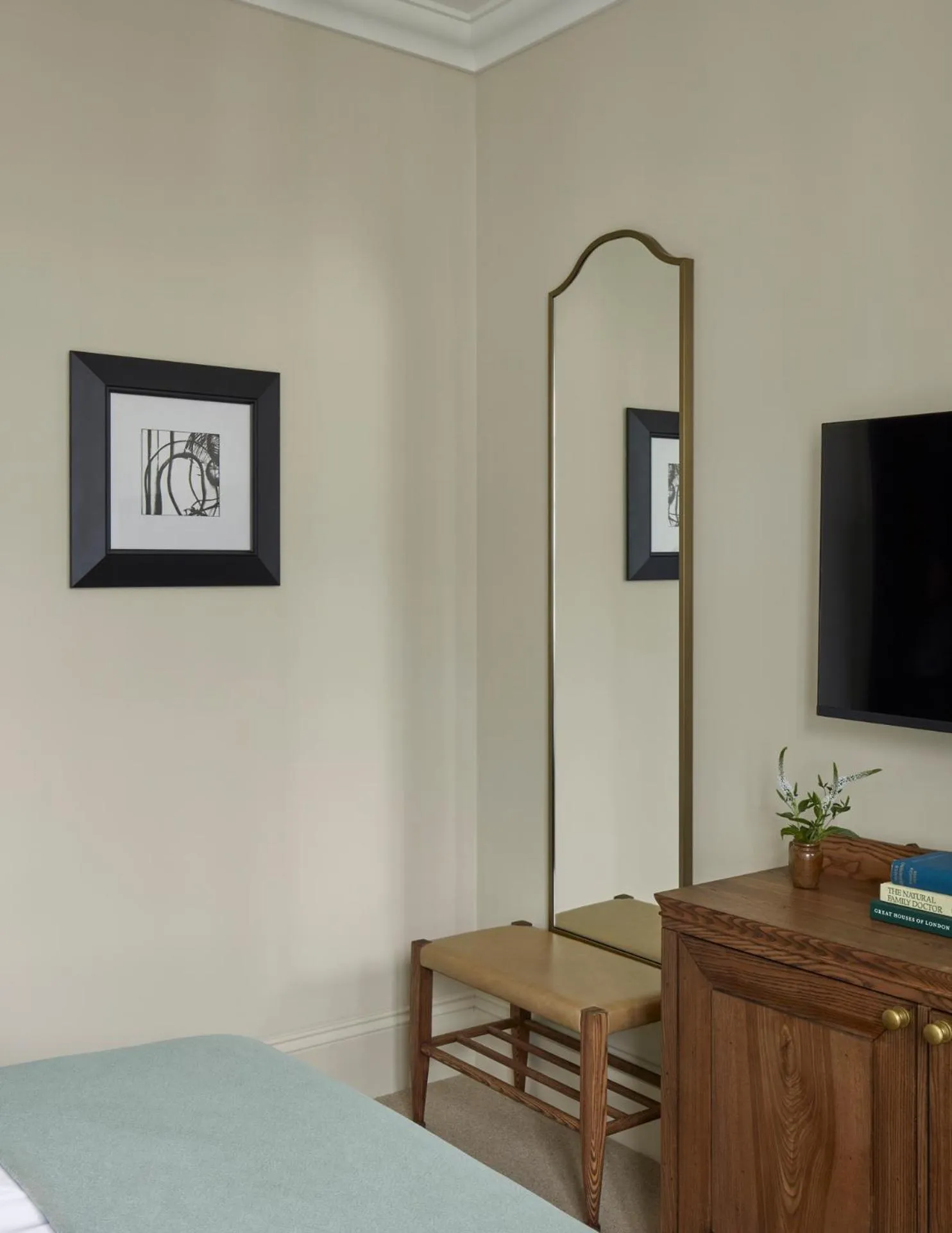 Bedroom, Bed in Miiro Templeton Garden