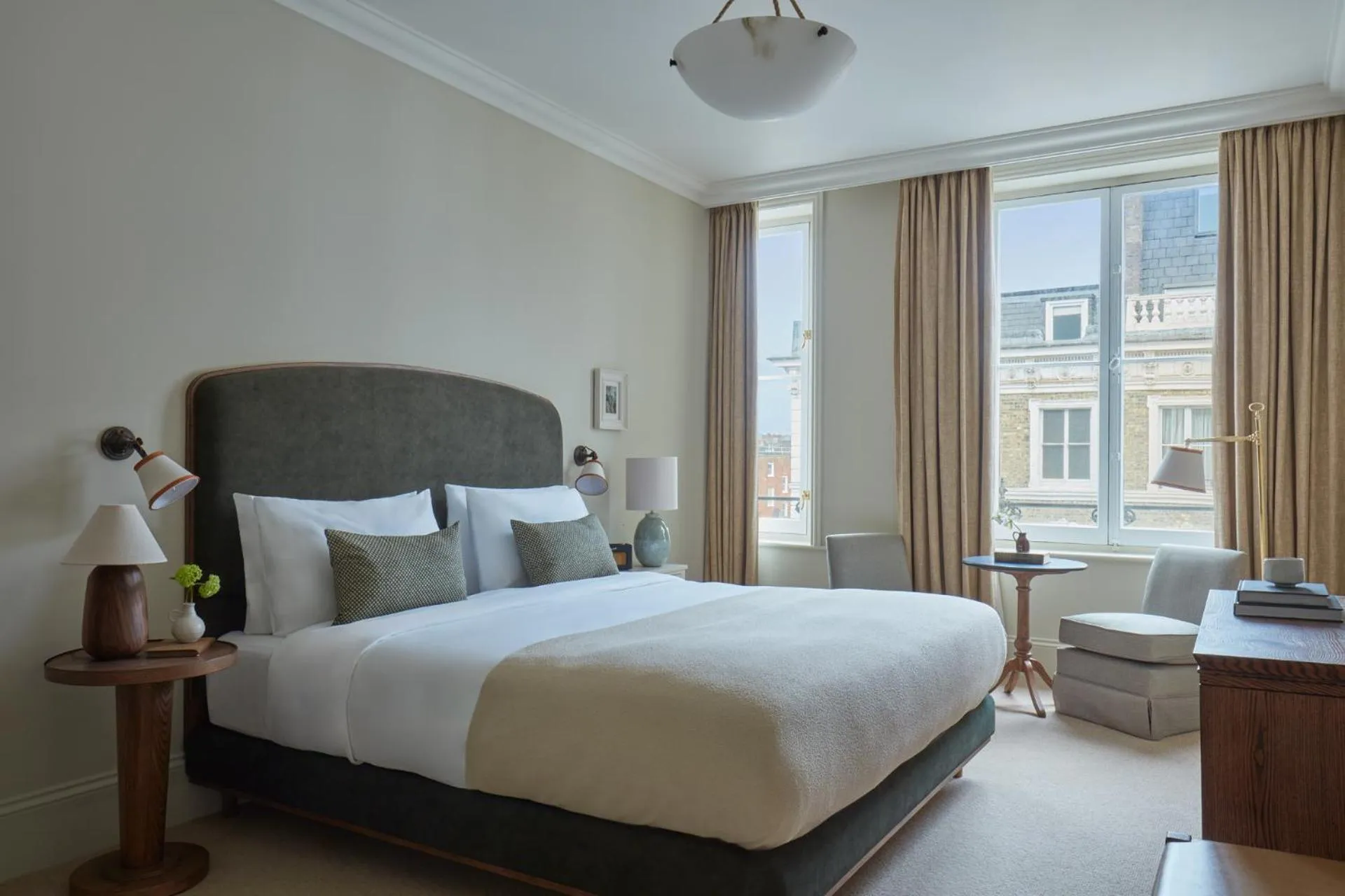 Deluxe King Room in K+K Hotel George Kensington