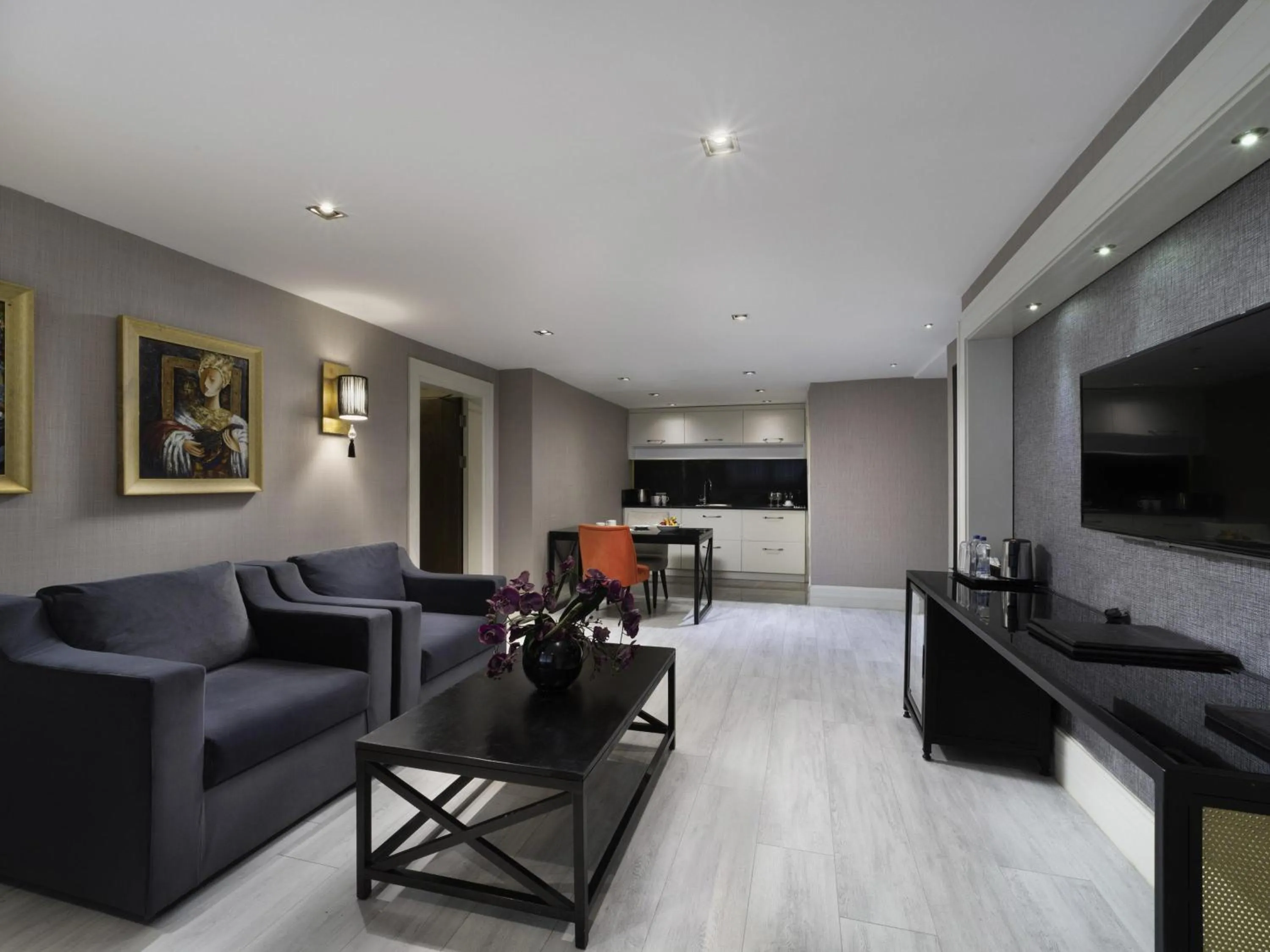 Bedroom in Mercure Istanbul Bomonti