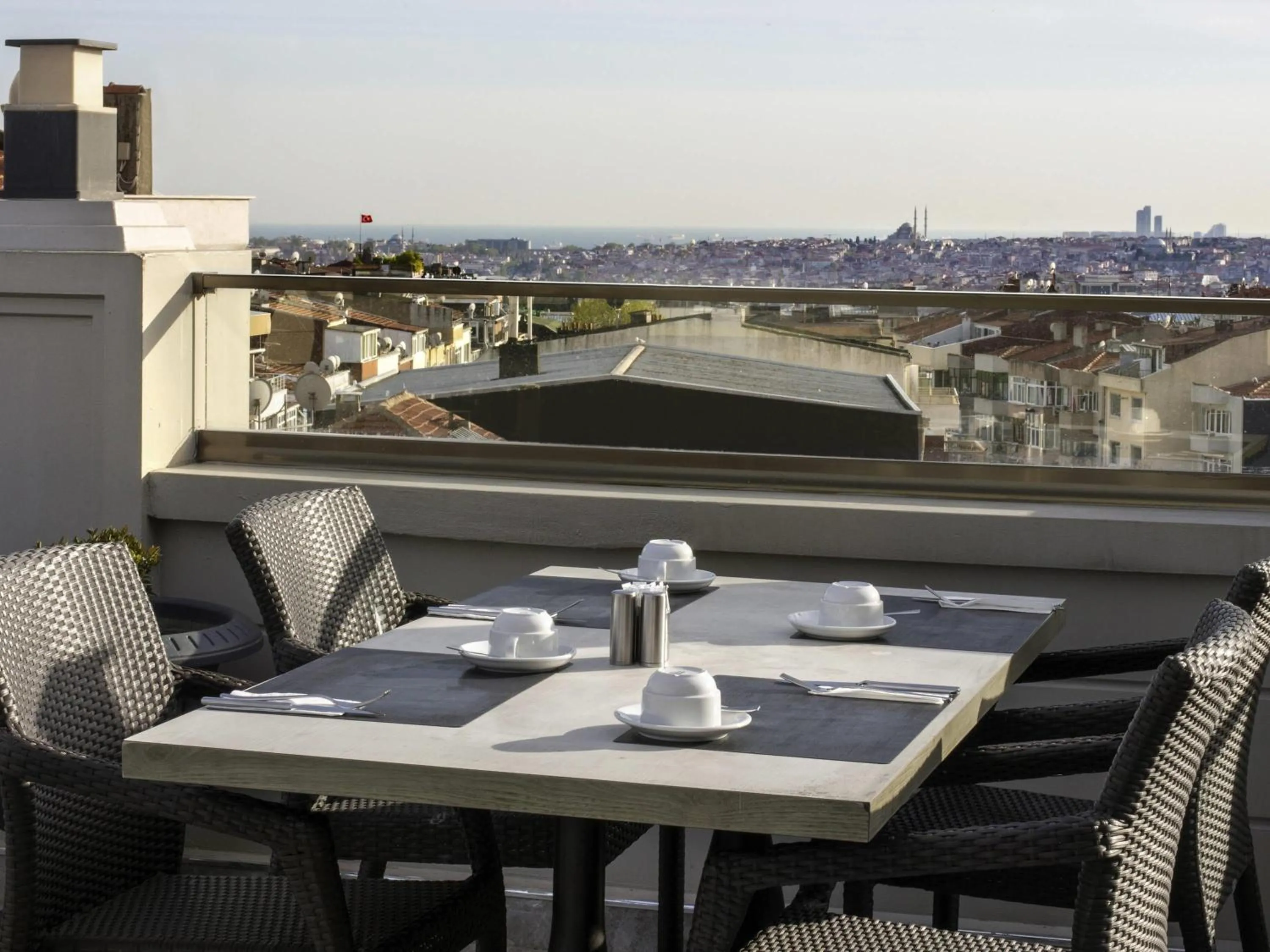 Restaurant/places to eat in Mercure Istanbul Bomonti