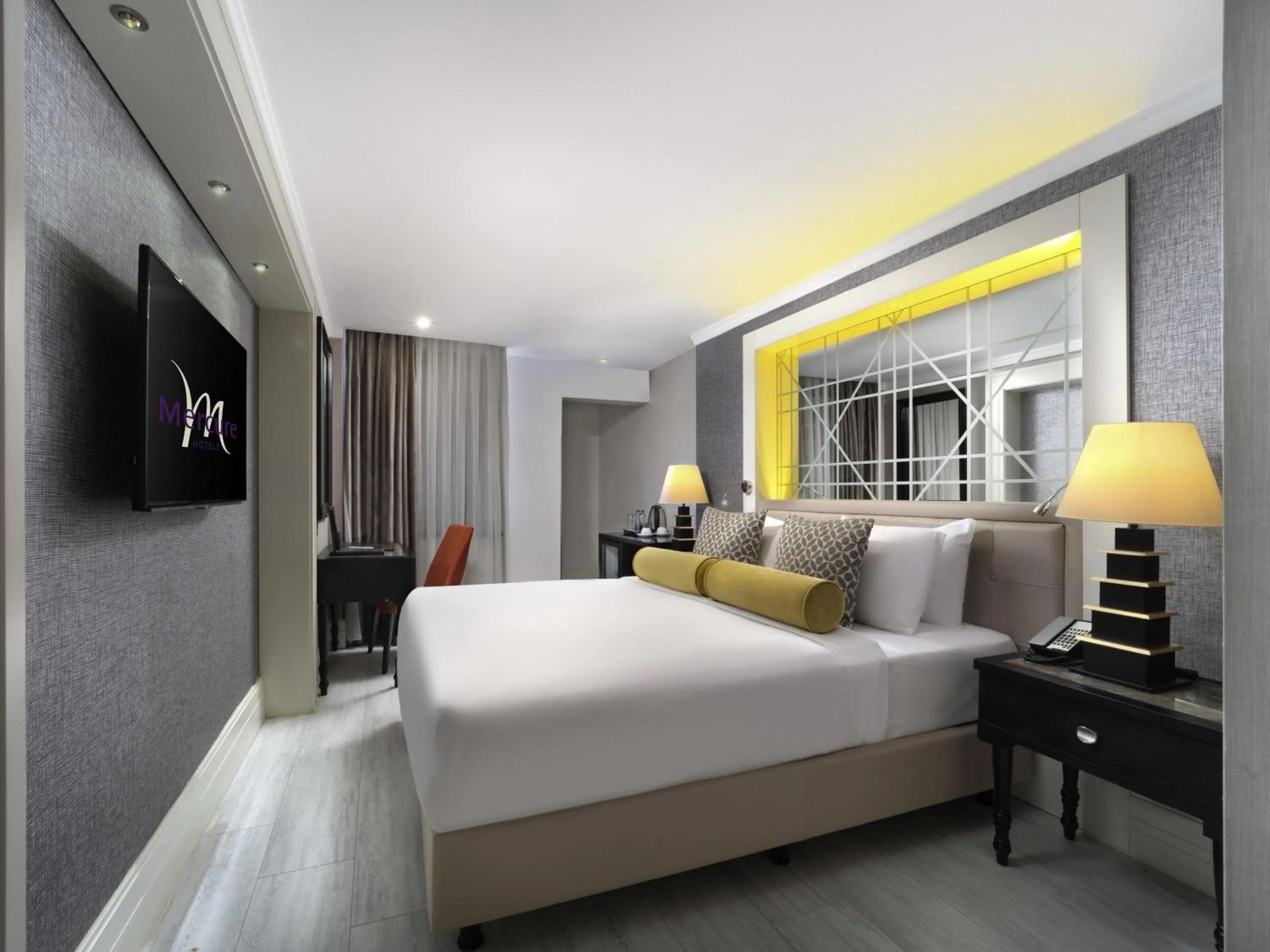 Bedroom, Bed in Mercure Istanbul Bomonti