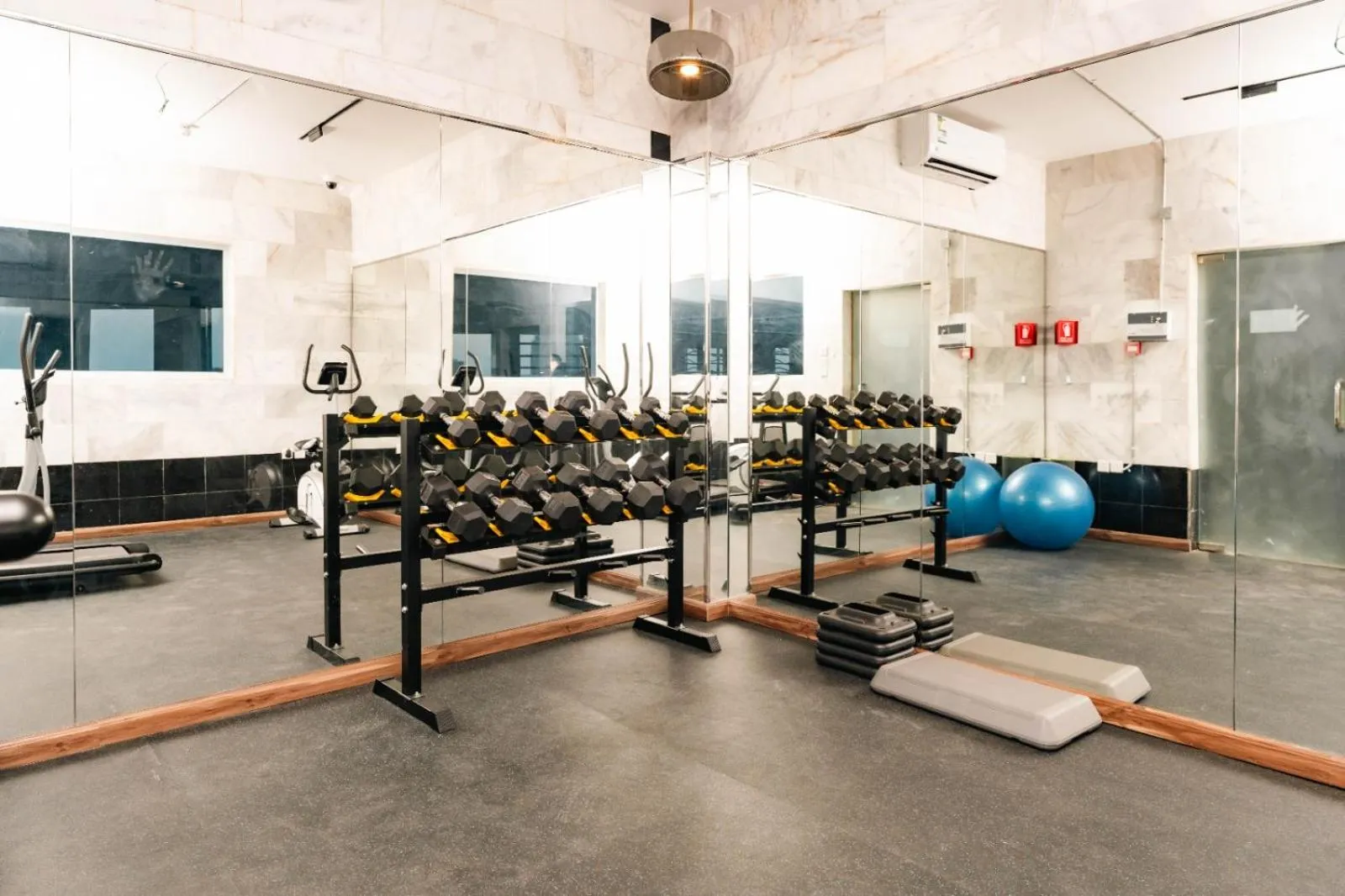 Fitness centre/facilities in Aluya Hotel