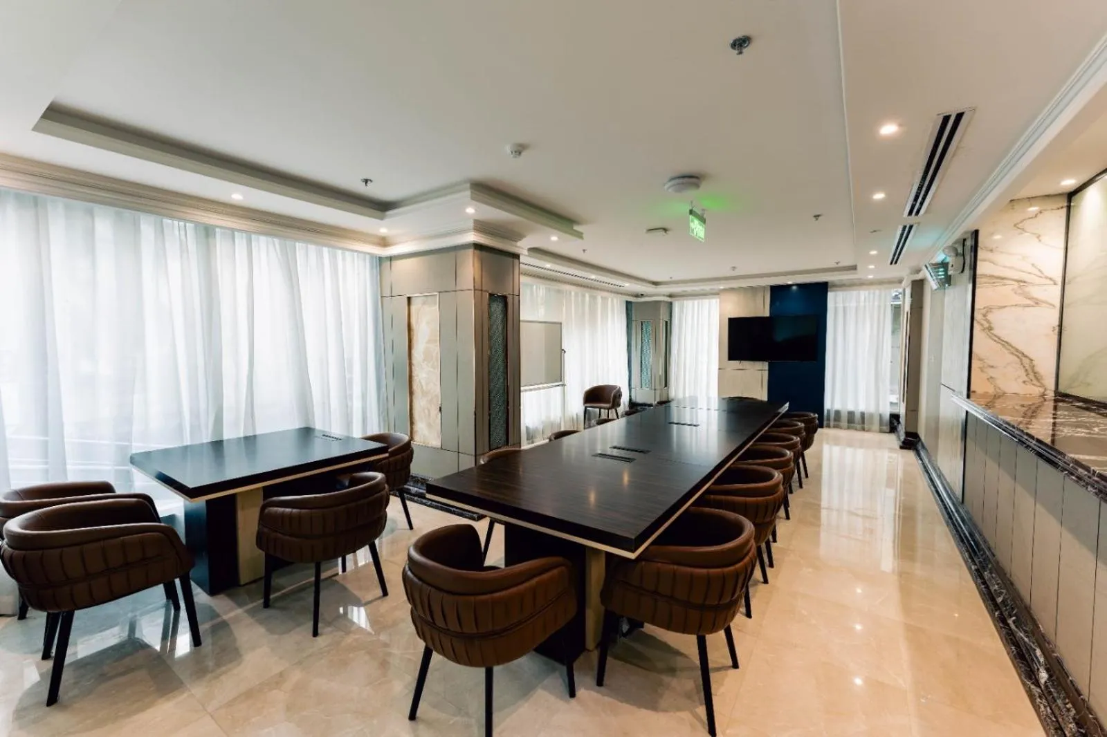 Meeting/conference room in Aluya Hotel