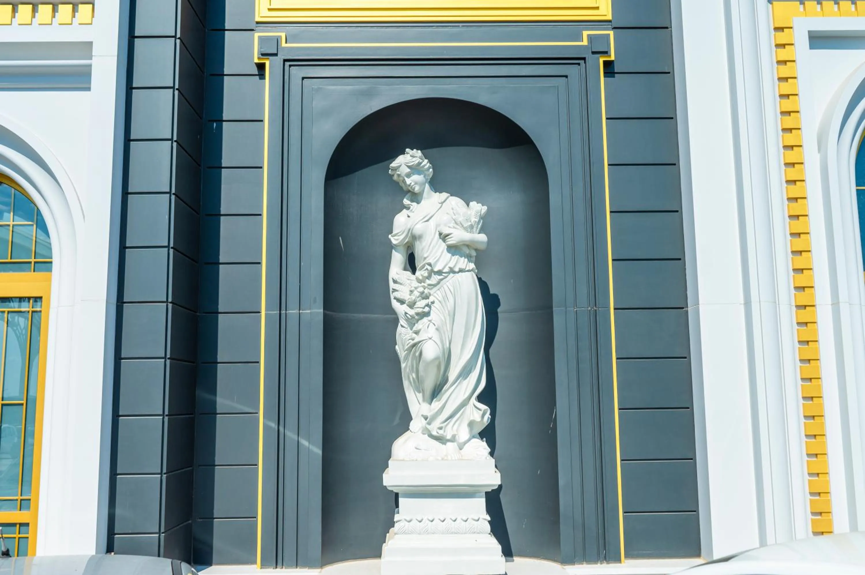 GoldenEye Hotel & Casino