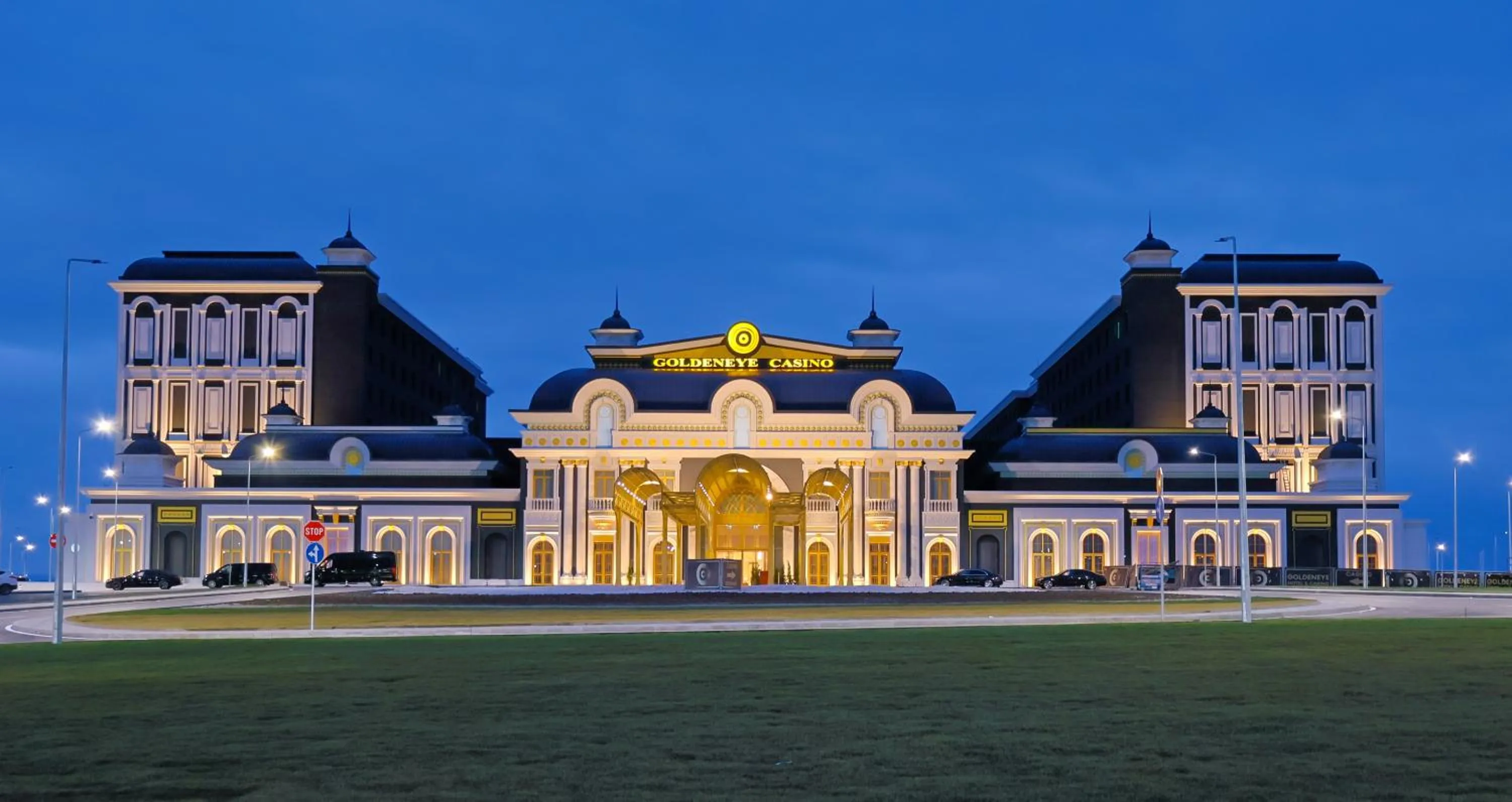 Property building in GoldenEye Hotel & Casino
