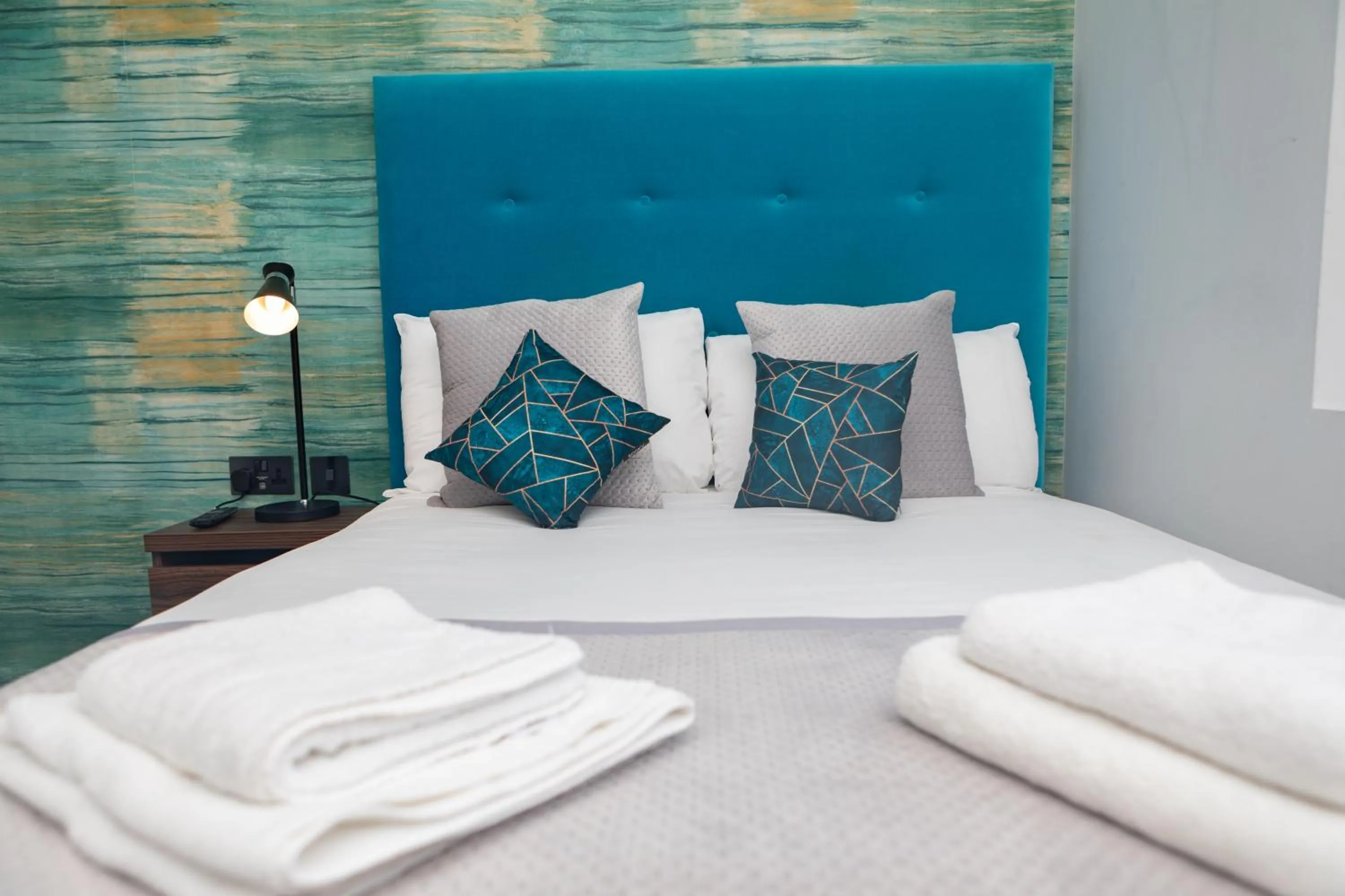 Bed in Paddington Park Hotel